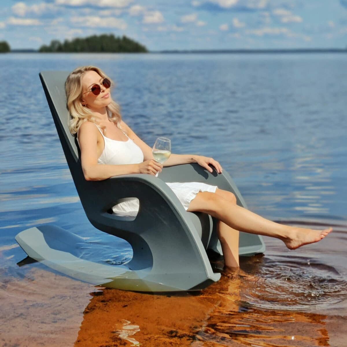 <p data-block-key="kkqug">Heija-keinutuoli on kunnianosoitus suomalaiselle keinutuoliperinteelle.</p>