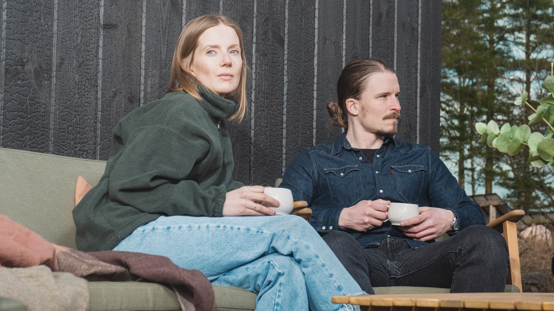 Hiilletty puu tuo arvokkuutta piharakennukseen