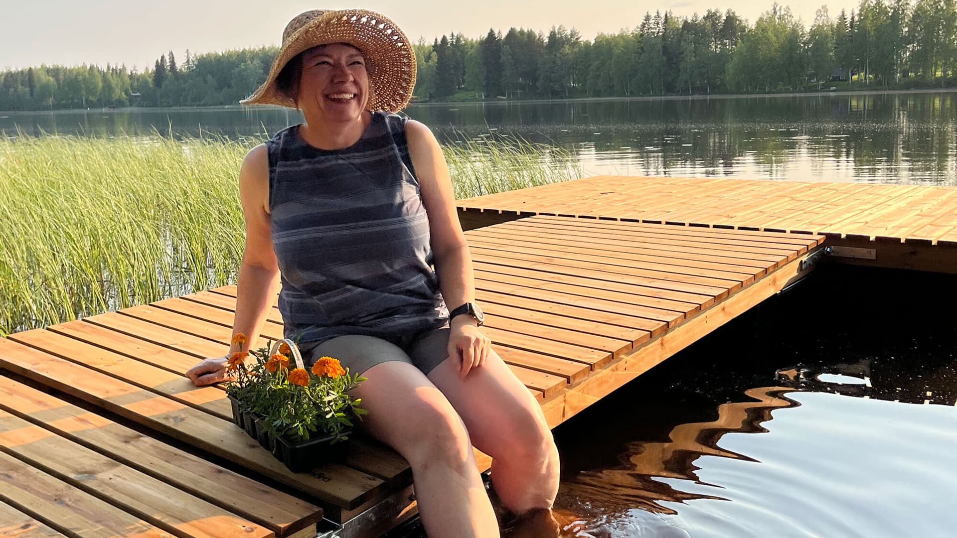 <p data-block-key="jvmoe">Laituri toimii myös oleskelupaikkana – ponttonilaiturilla on helppo pysähtyä nauttimaan rannan tunnelmasta.</p>