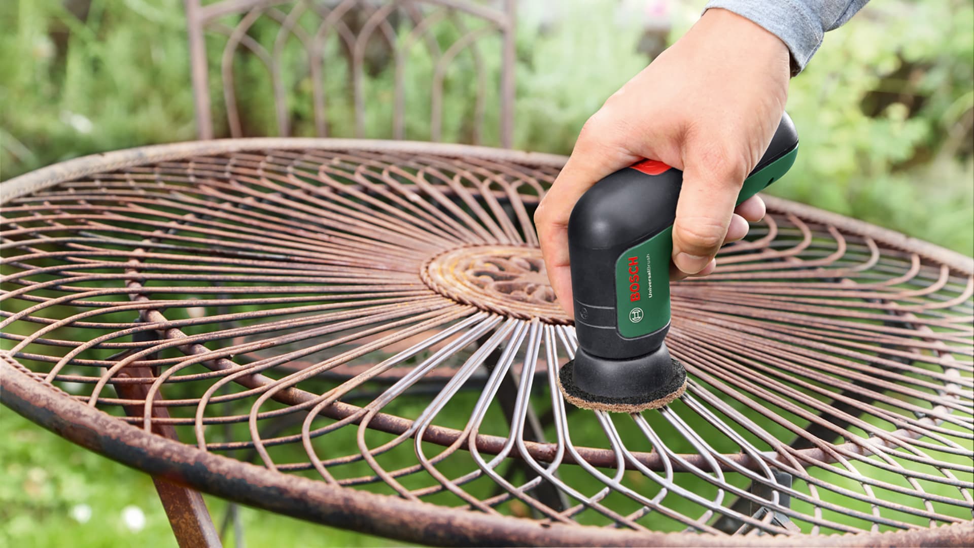 Tehokas sähkötyökalu likaisten pintojen helppoon puhdistamiseen