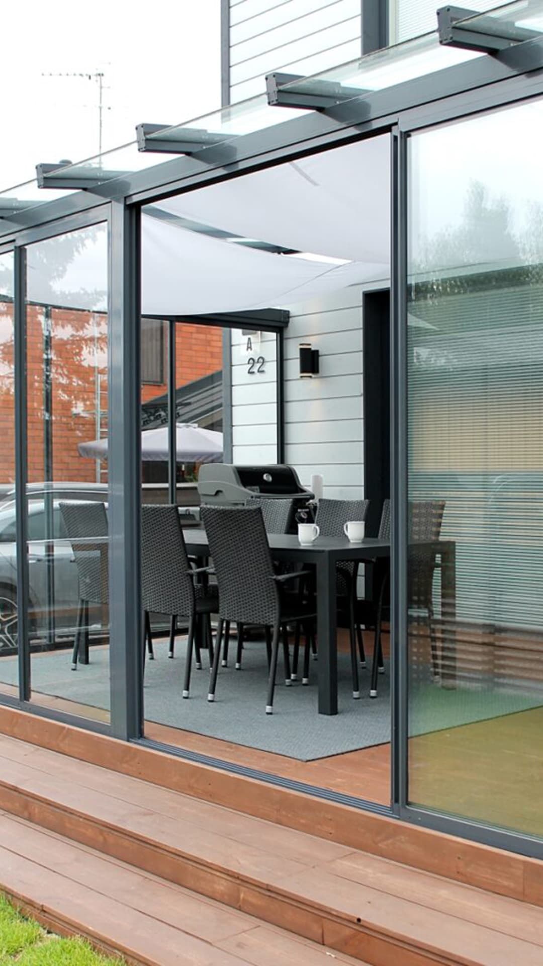 <p data-block-key="6n7f3">Lasiterassi on kodin toinen olohuone, jossa viihdytään yhdessä perheen ja ystävien kanssa säästä riippumatta</p>