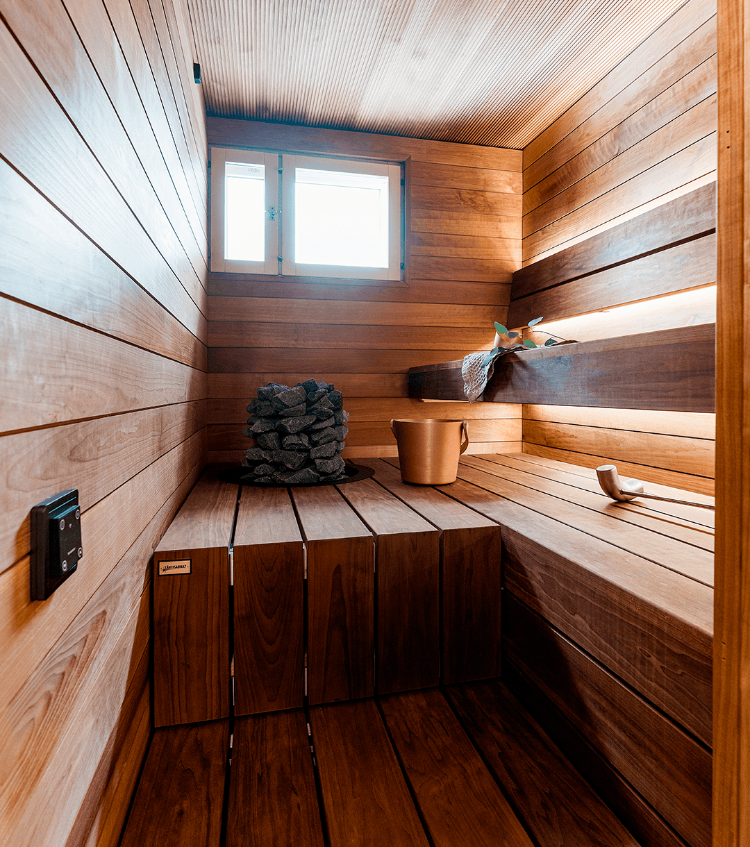 <p data-block-key="zrpto">Huolella valittu kiuas viimeistelee saunan ilmeen ja tekee käytöstä sujuvaa. Oikea sijoittelu, toimiva lämmitys ja saunan materiaaleihin sopiva muotoilu parantavat sekä arjen mukavuutta että tilan tunnelmaa. (Kuva Mondex Oy)</p>