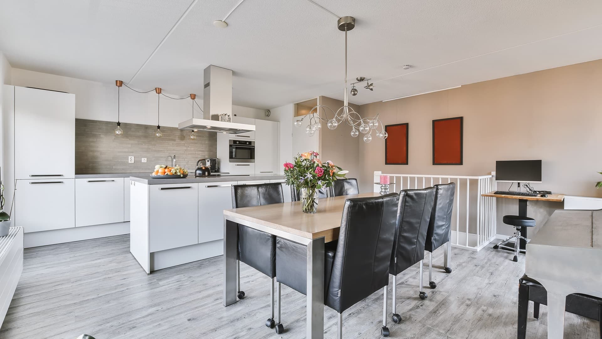 muokstylish-dining-room