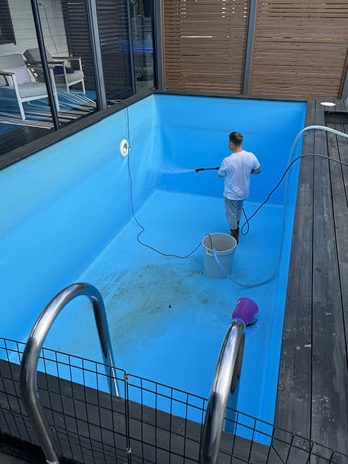 <p data-block-key="l5wwf">Painepesuri on monikäyttöinen laite. Sillä onnistuu auton pesun lisäksi uima-altaaseen kertyneen lian poisto, terassin, kivetysten ja jopa pihakalusteiden pesu.</p>