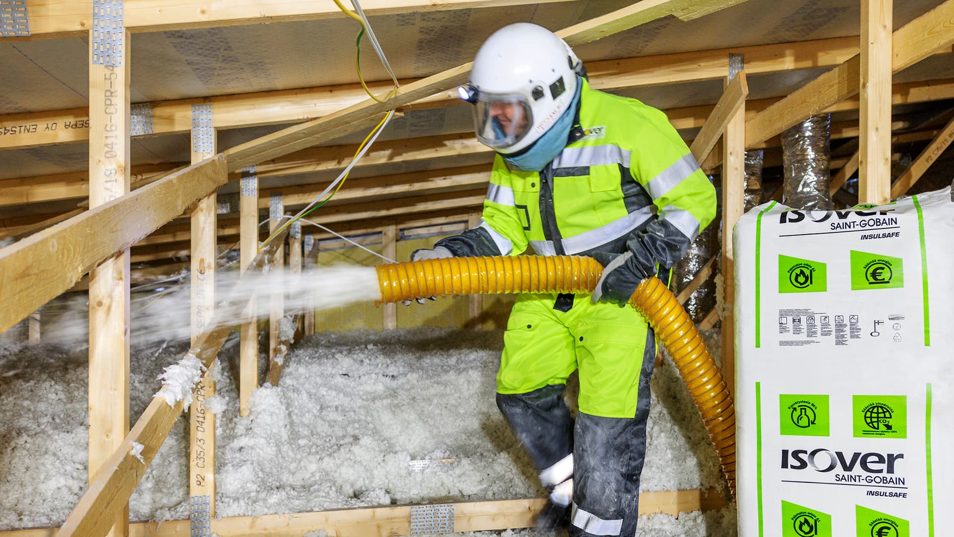 <p data-block-key="ij2bf">Suosituimmille ISOVER-eristeille on elinkaariarvioinnin tuloksena saatu tuotekohtaiset ympäristöselosteet (EPD, Environmental Product Declaration). Elinkaariselvitys on tehty tuotteiden koko elinkaaren ajalta (kehdosta hautaan, eng. cradle-to-grave).</p>