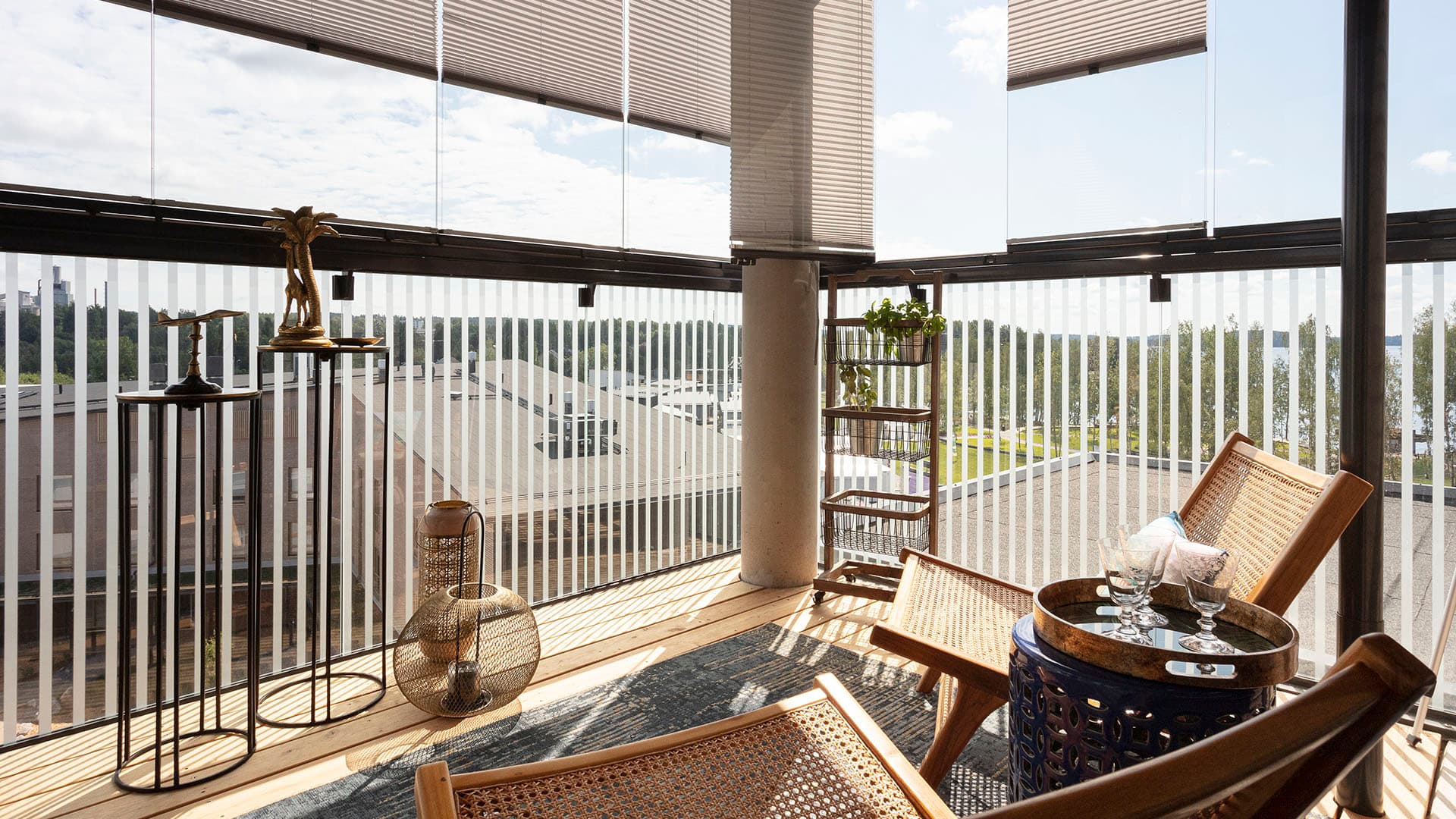 Säilytä kesä parvekkeella: tee tilasta monikäyttöinen lisähuone