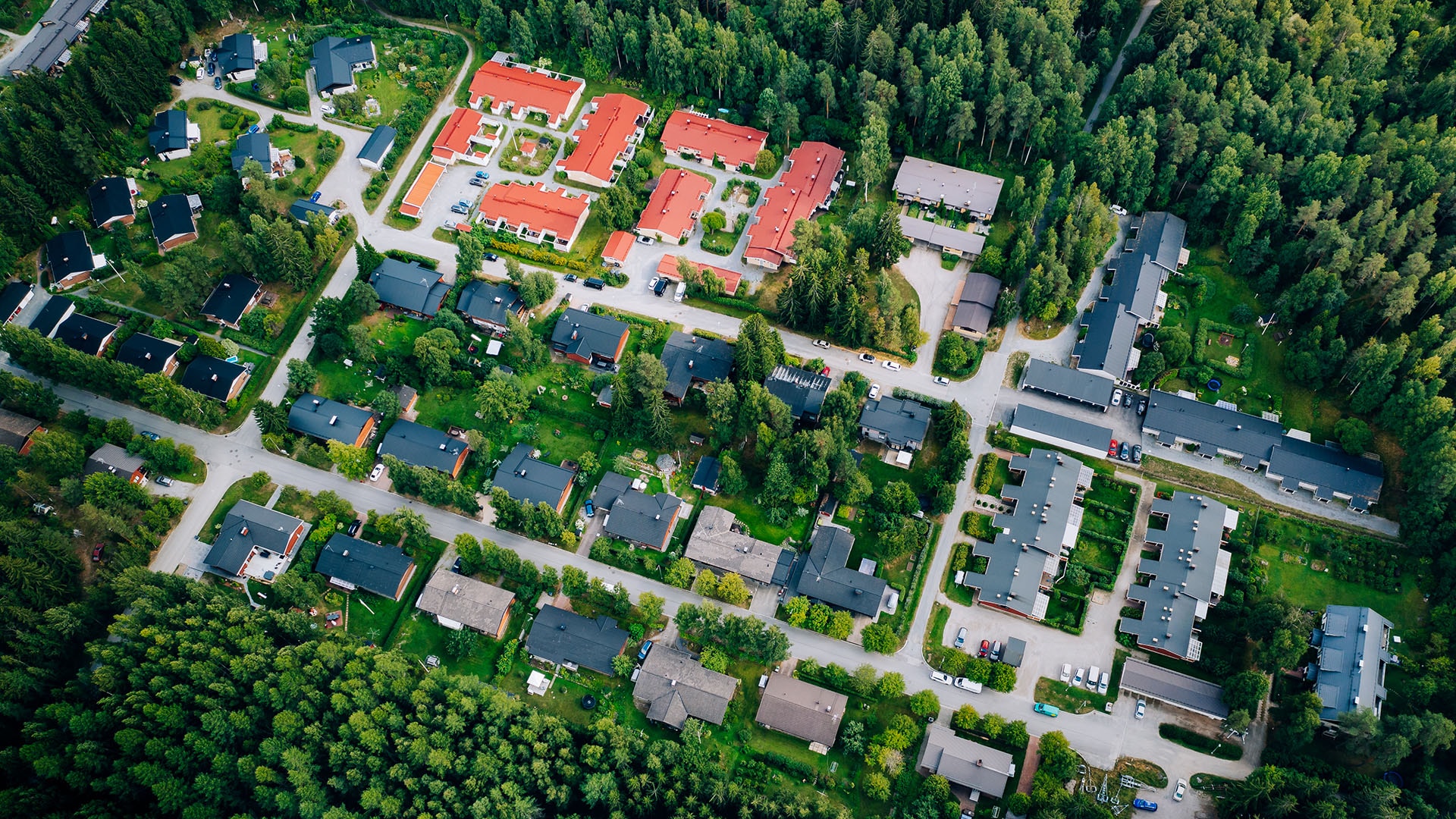 Ilmakuva omakoti- ja rivitaloalueesta