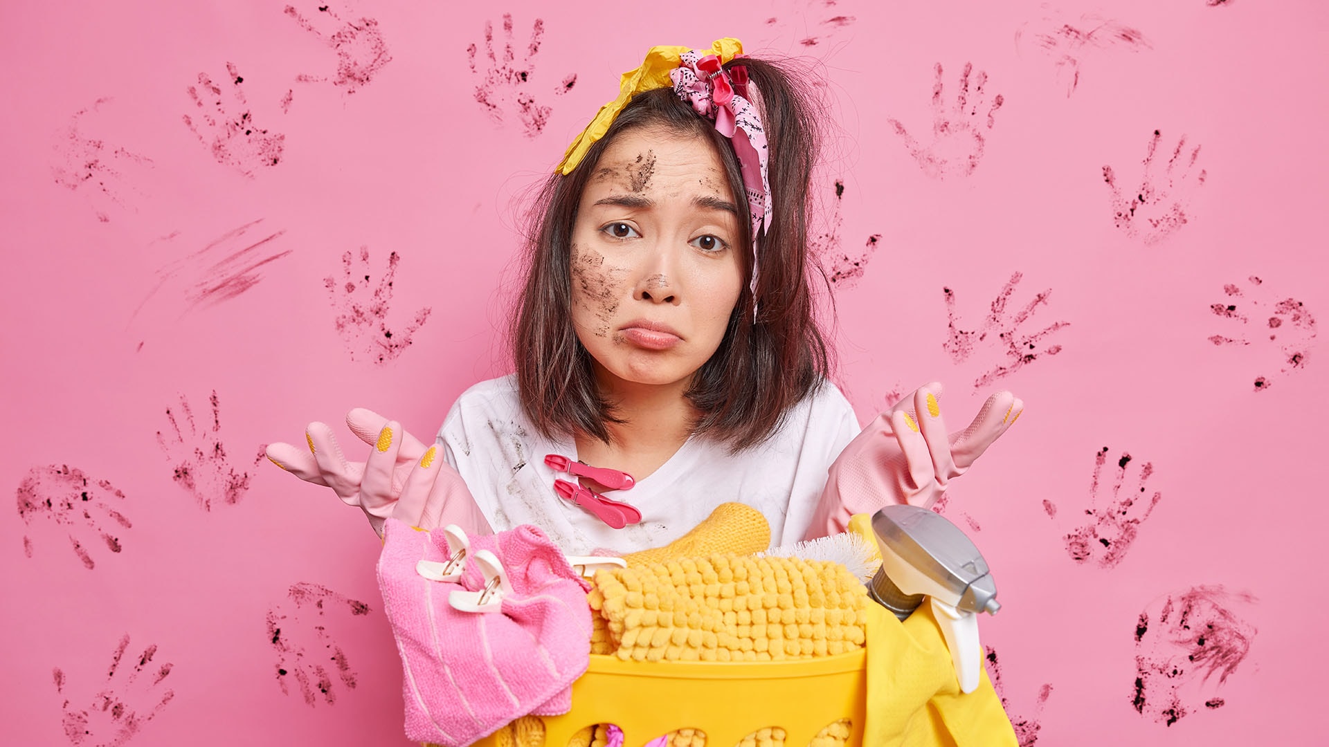 1920 clueless-puzzled-asian-housewife-spreads-palms-fee-2023-11-27-05-32-32-utc