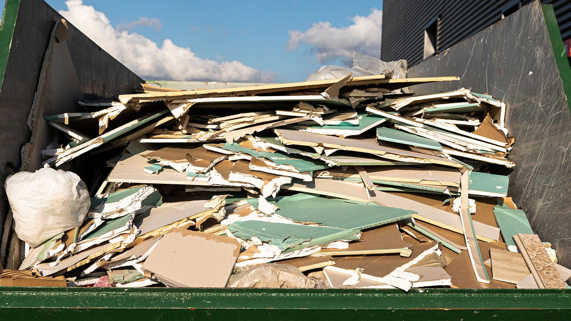 Tiesitkö, että kipsilevyn voi kierrättää?