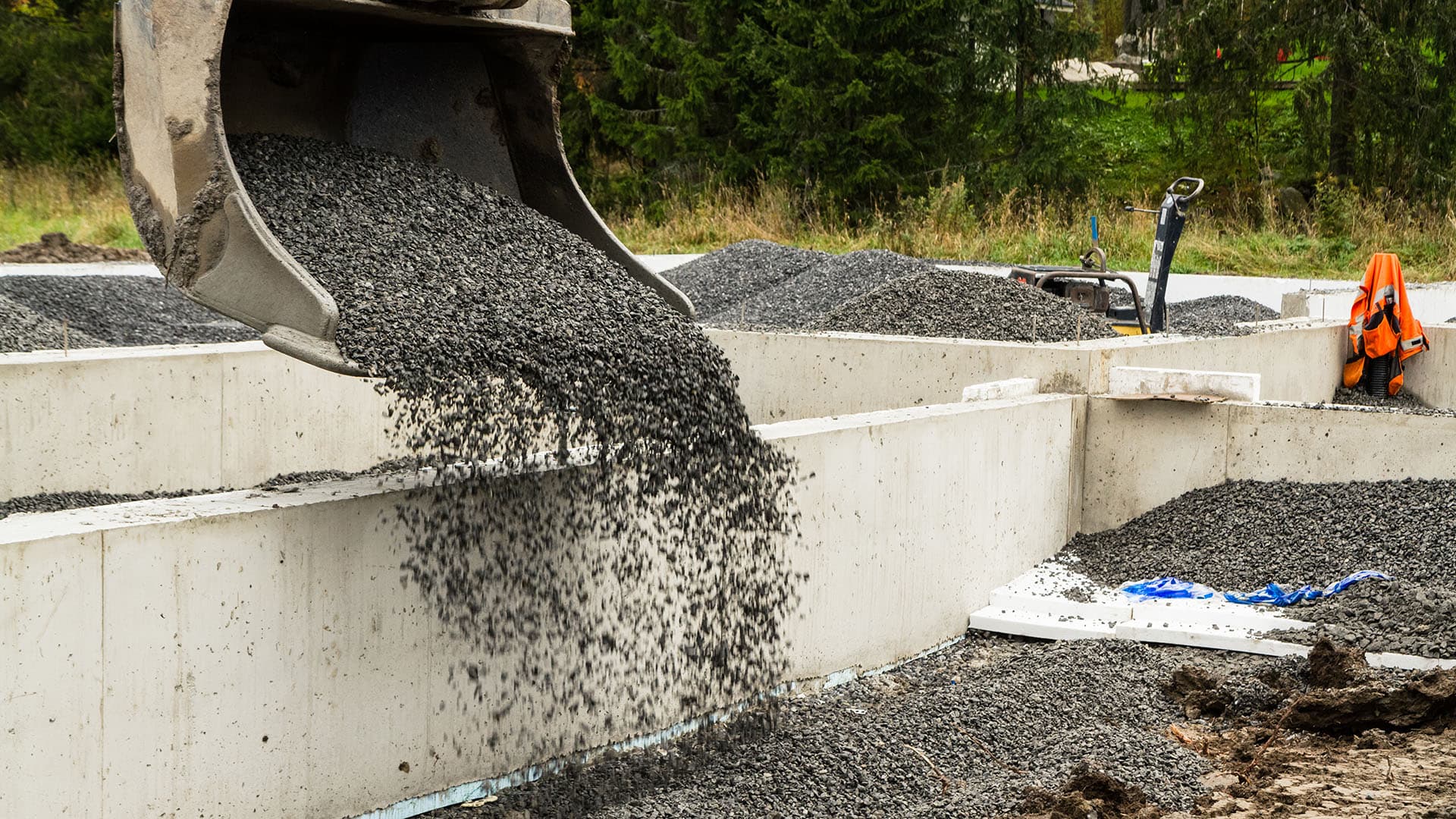 <p data-block-key="bsemi">Ulko- ja sisätäytöt tehdään ennen talopakettitoimitusta.</p>