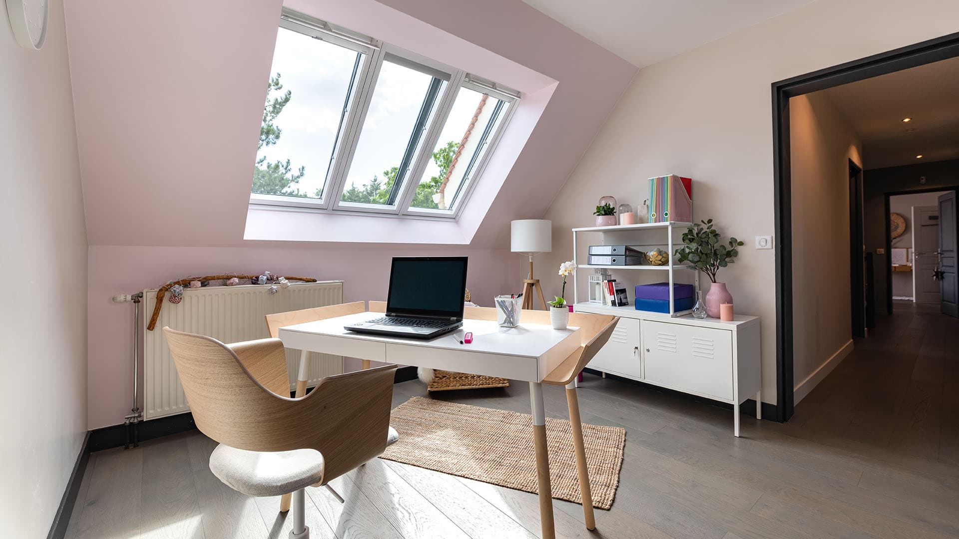 kattoikkuna tuo valoa pimeimpiinkin huoneisiin velux