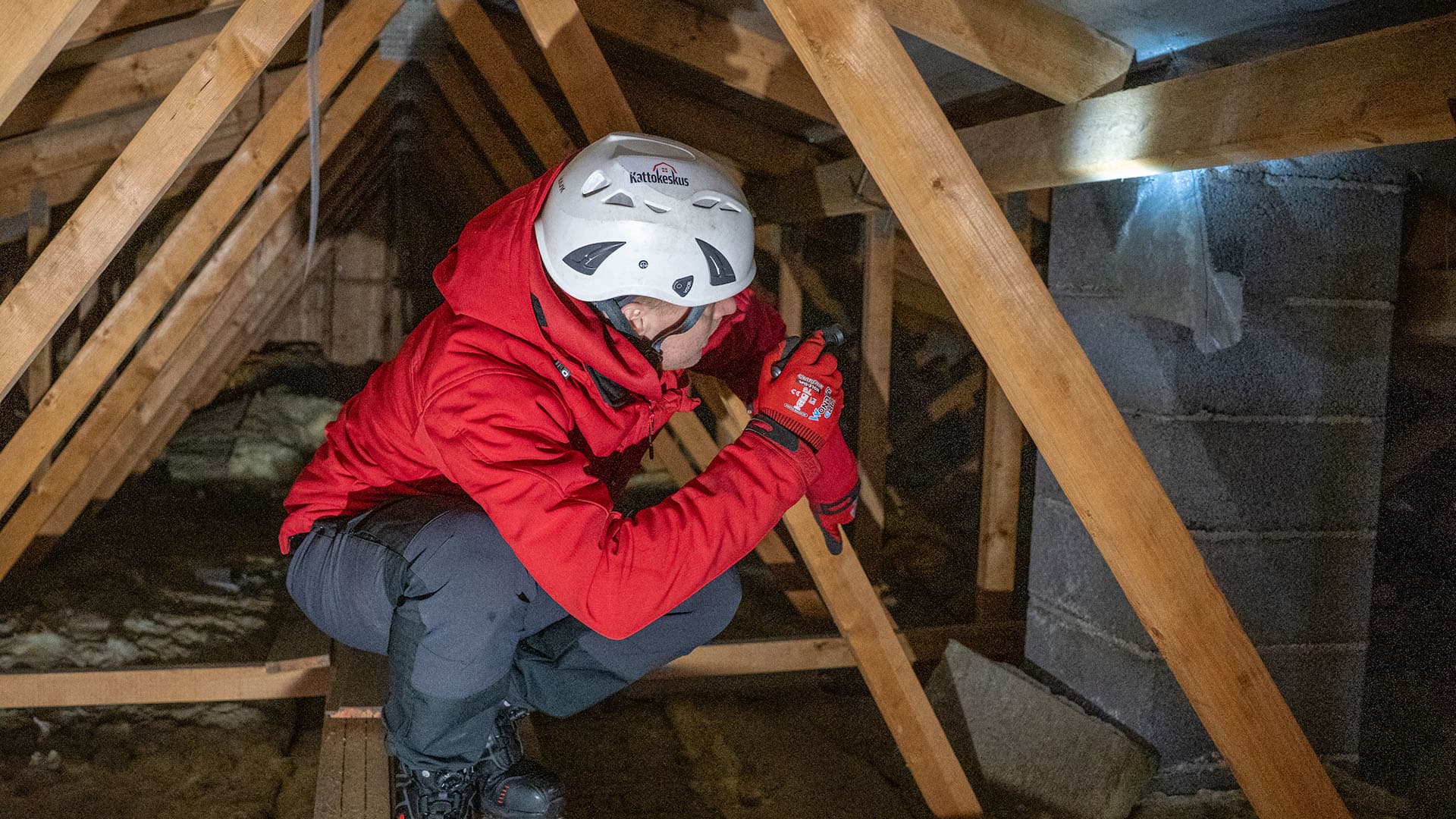 <p data-block-key="urlru">Kuntokartoituksessa tärkeää on tarkistaa tuuletuksen toimivuus ja paikantaa mahdolliset vuodot.</p>