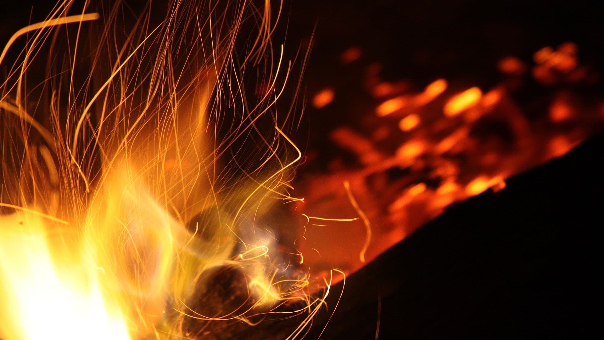 Tulipalo ja kuumat savukaasut voivat levitä ullakon palo-osastojen välillä