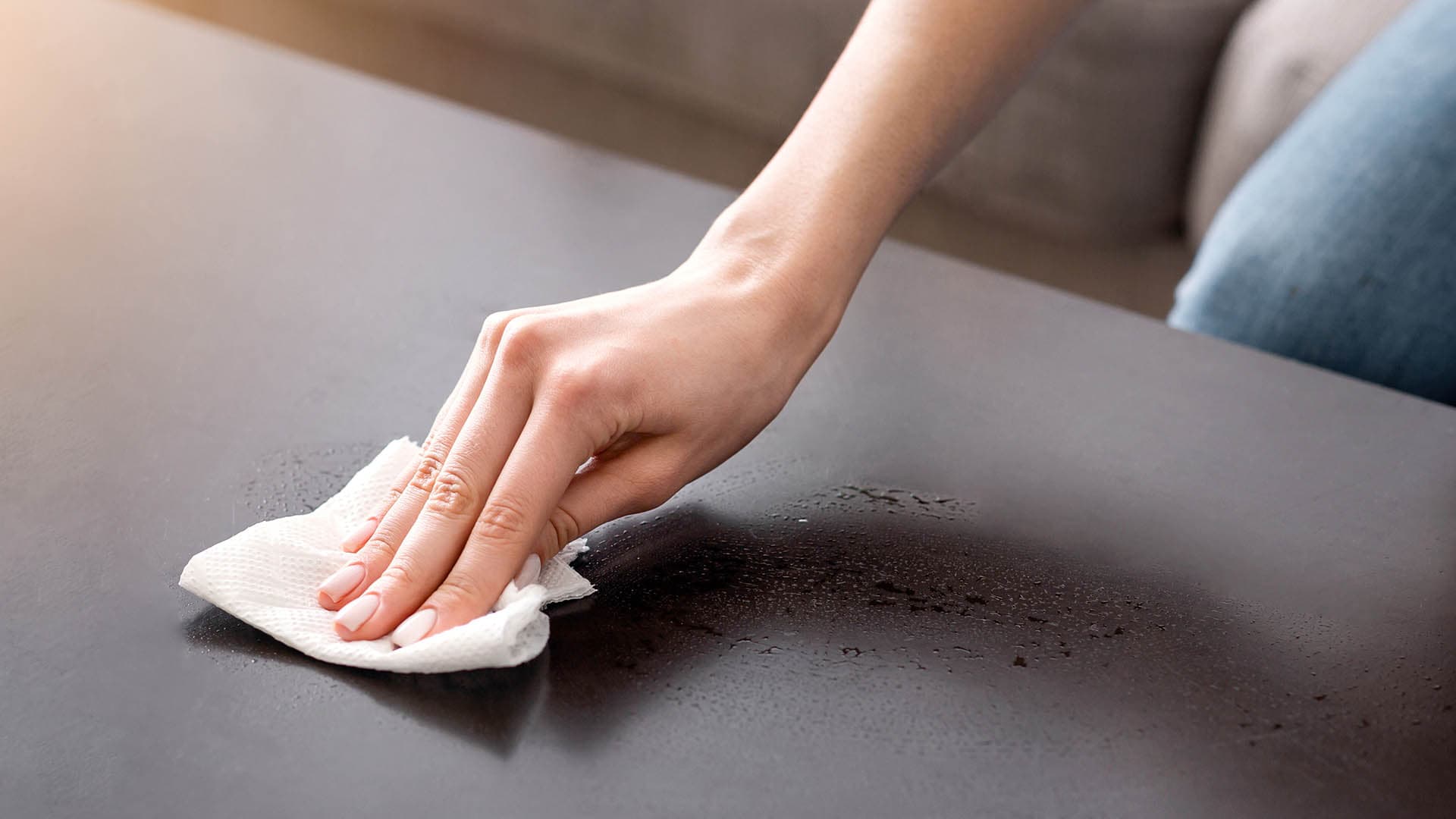 IV-kanavasta tippuu vettä?