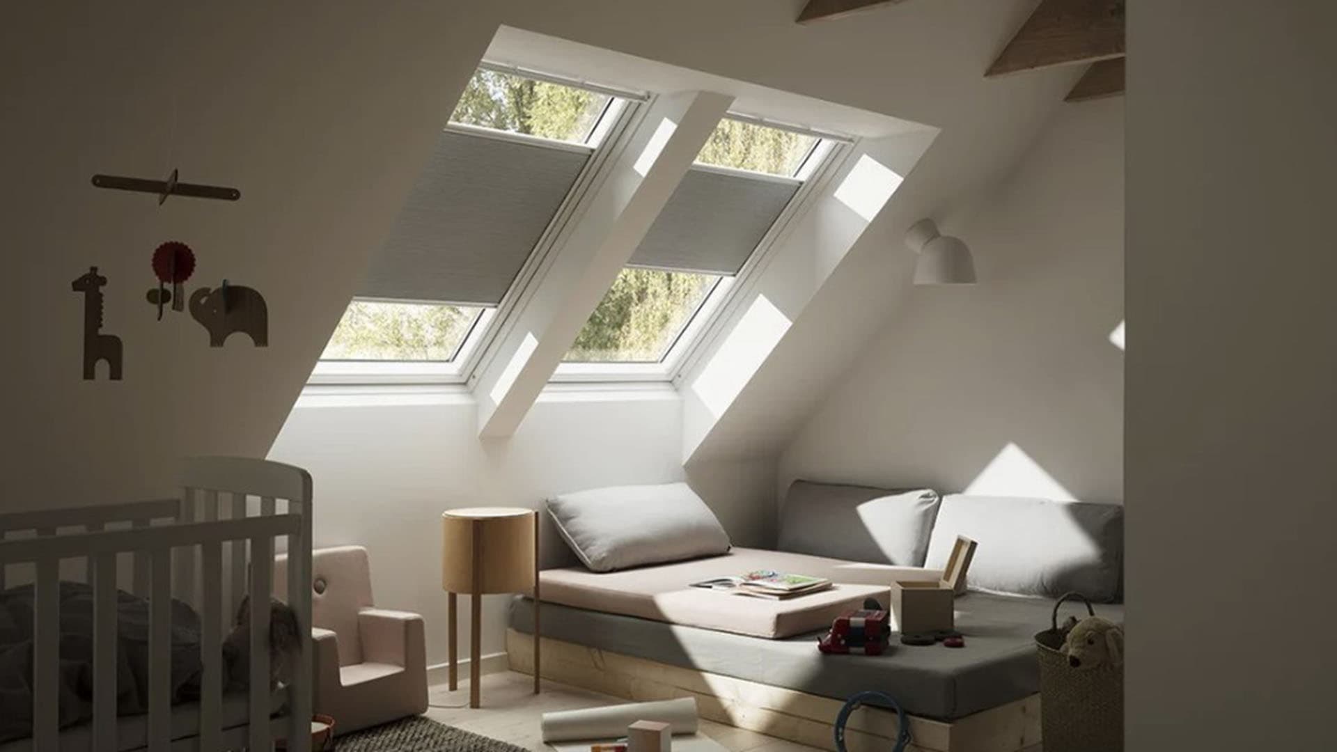 <p data-block-key="7mhn1">Pimentävä kaksinkertainen taiteverho sopii vaikka lastenhuoneen ikkunaan takaamaan makoisat päiväunet.</p>