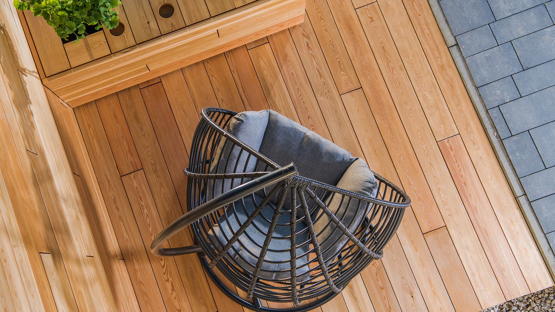 Miksi pihakiveys nostaa tontin arvoa?