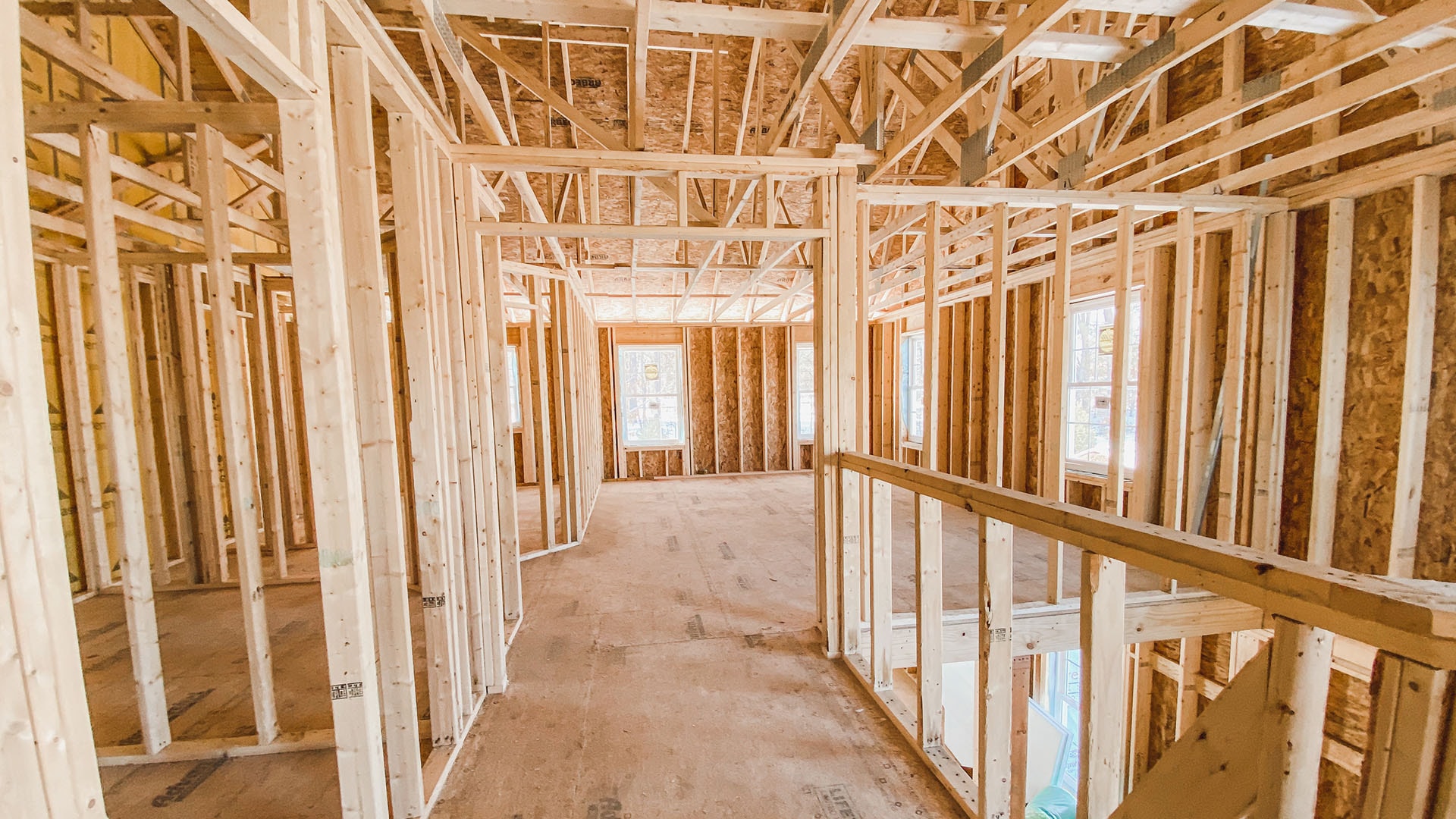 1920 puurunko ja puurunkoiset väliseinät pystytettynä