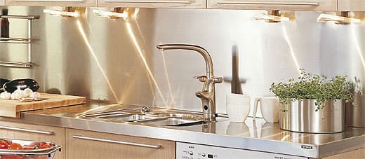 <p data-block-key="3o10i">Terästaso luo keittiöön erilaista tunnelmaa</p>