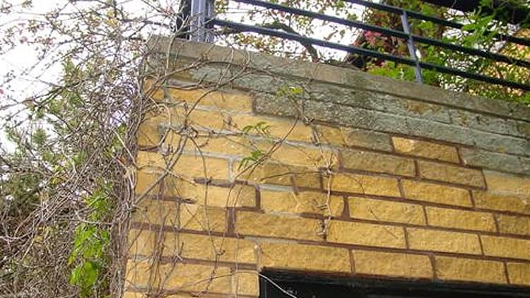 Miten tiilijulkisivu puhdistetaan?