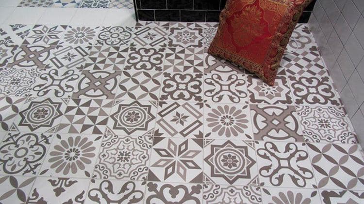 <p data-block-key="xc9x4">Antiqua Gris-lattialaatta.</p>