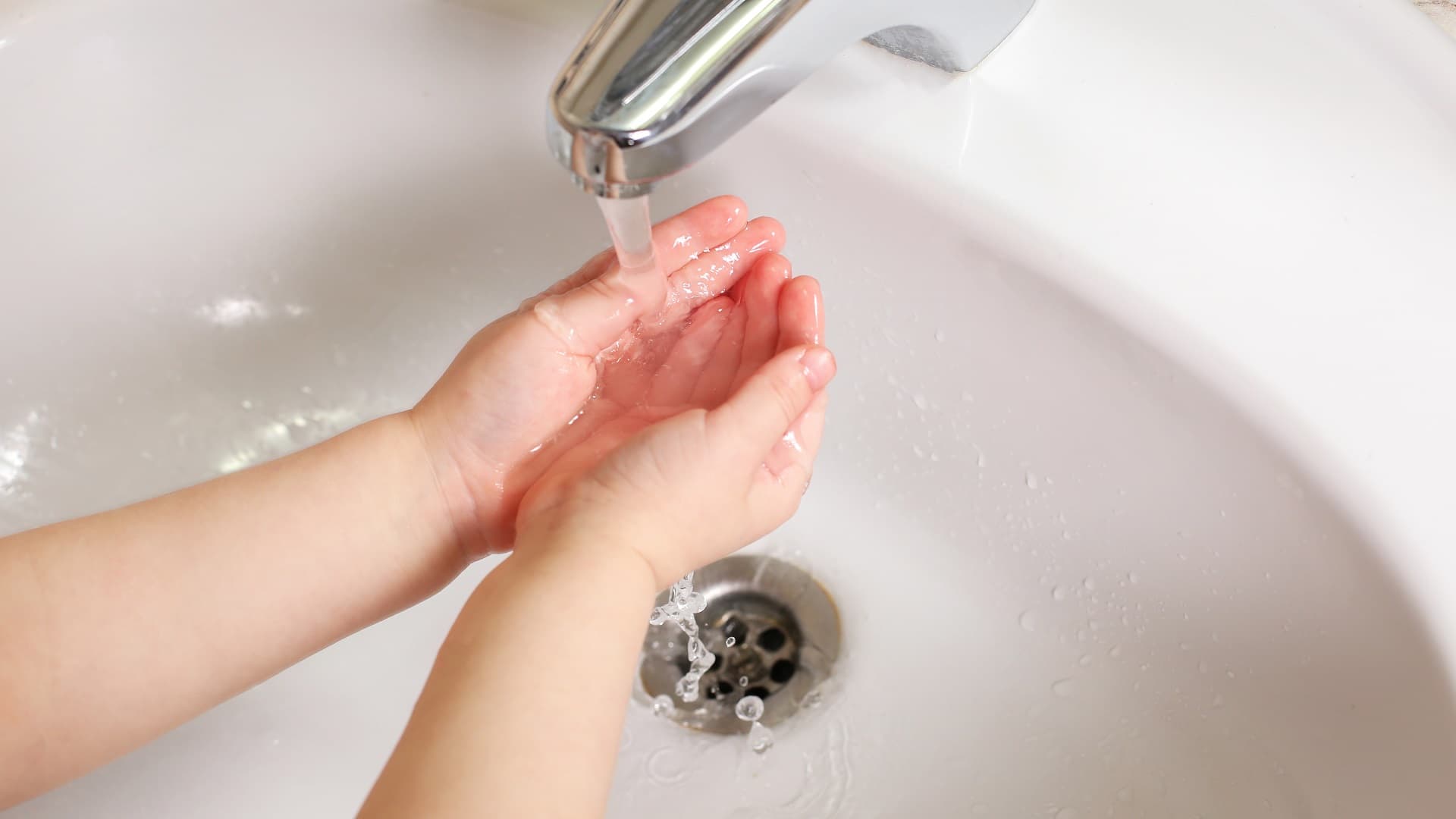 Vältä legionellatartunta hanavedestä