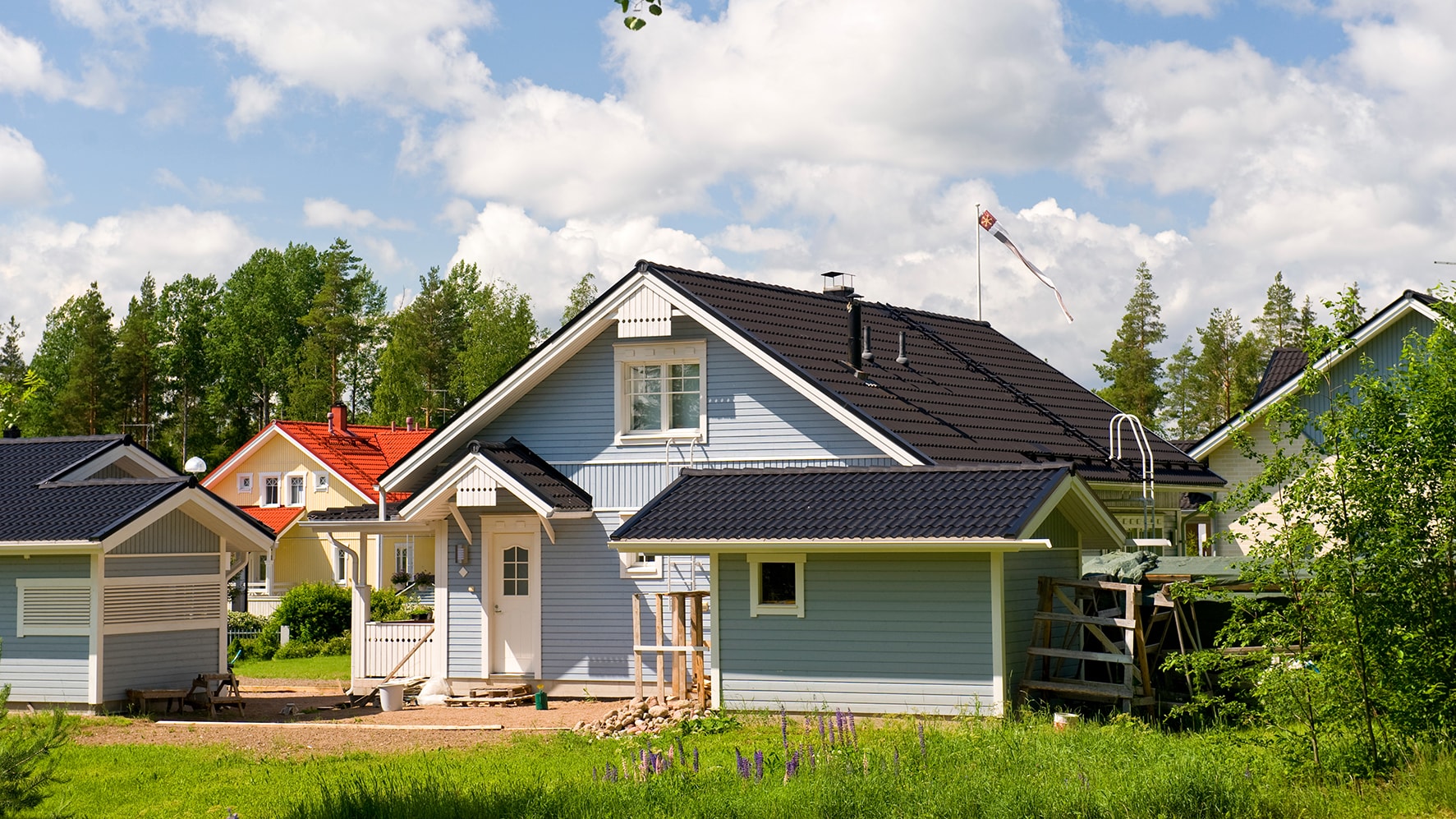 hieno sininen omakotitalo