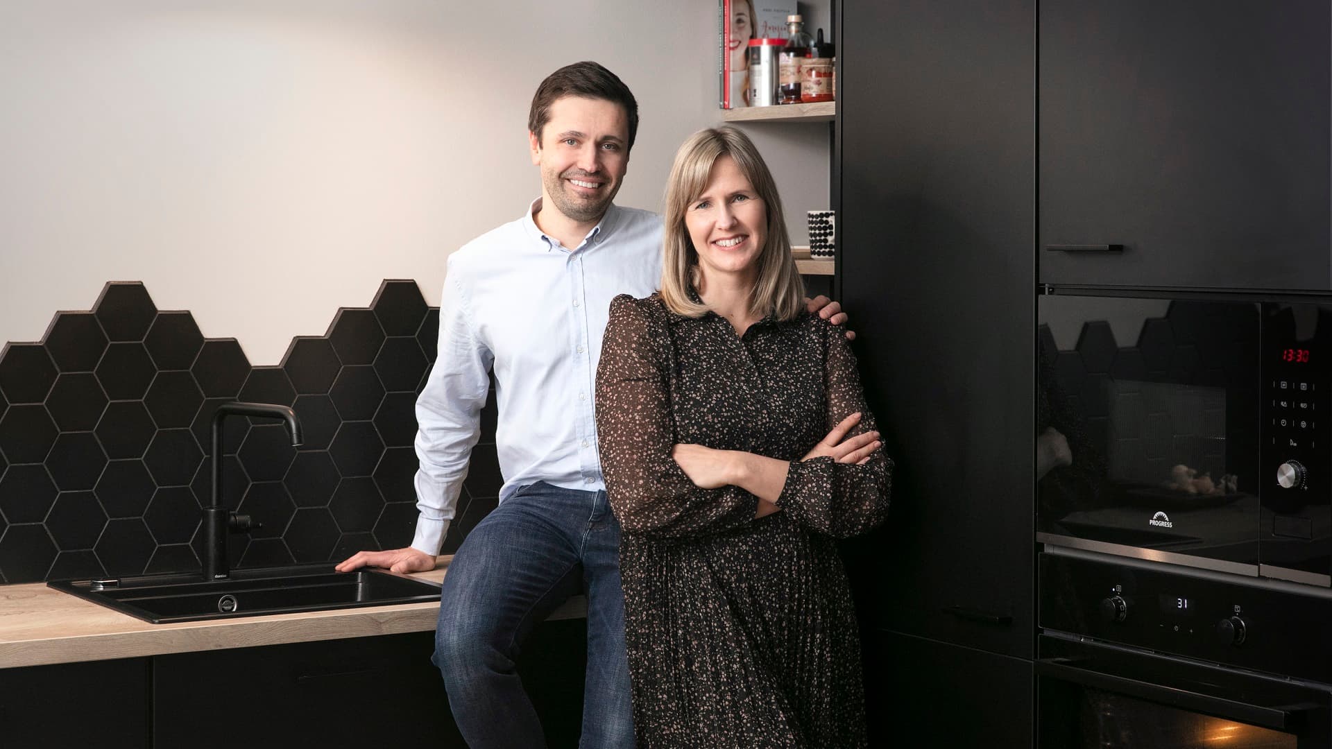 Oma koti syntyi kivuttomasti: Katso Tammilehtojen upea koti