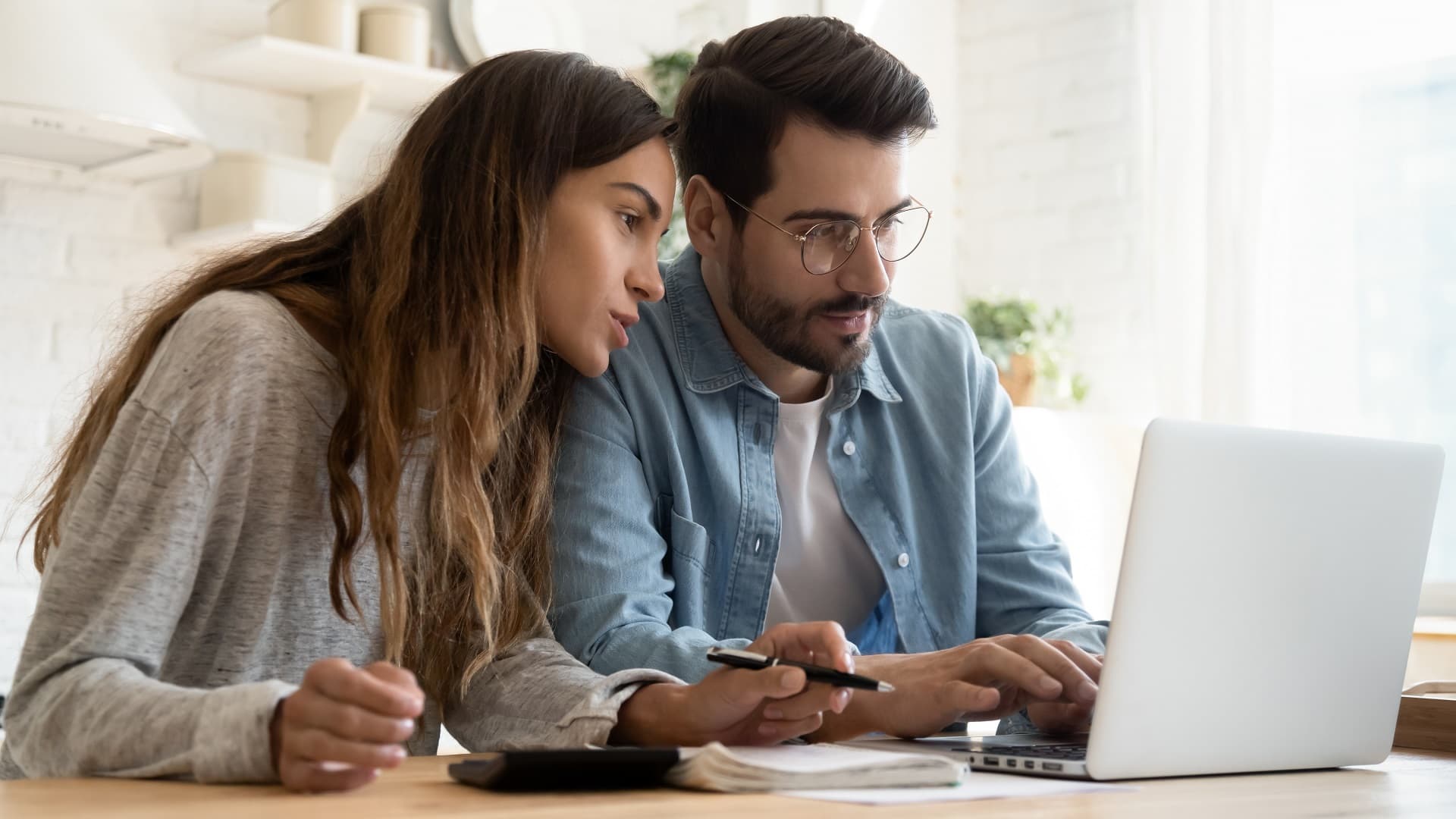 <p data-block-key="easra"> Oman kodin etsiminen on joskus turhauttavaa ja hankalaa. Onneksi apua on saatavilla. (Kuva: Shutterstock)</p>