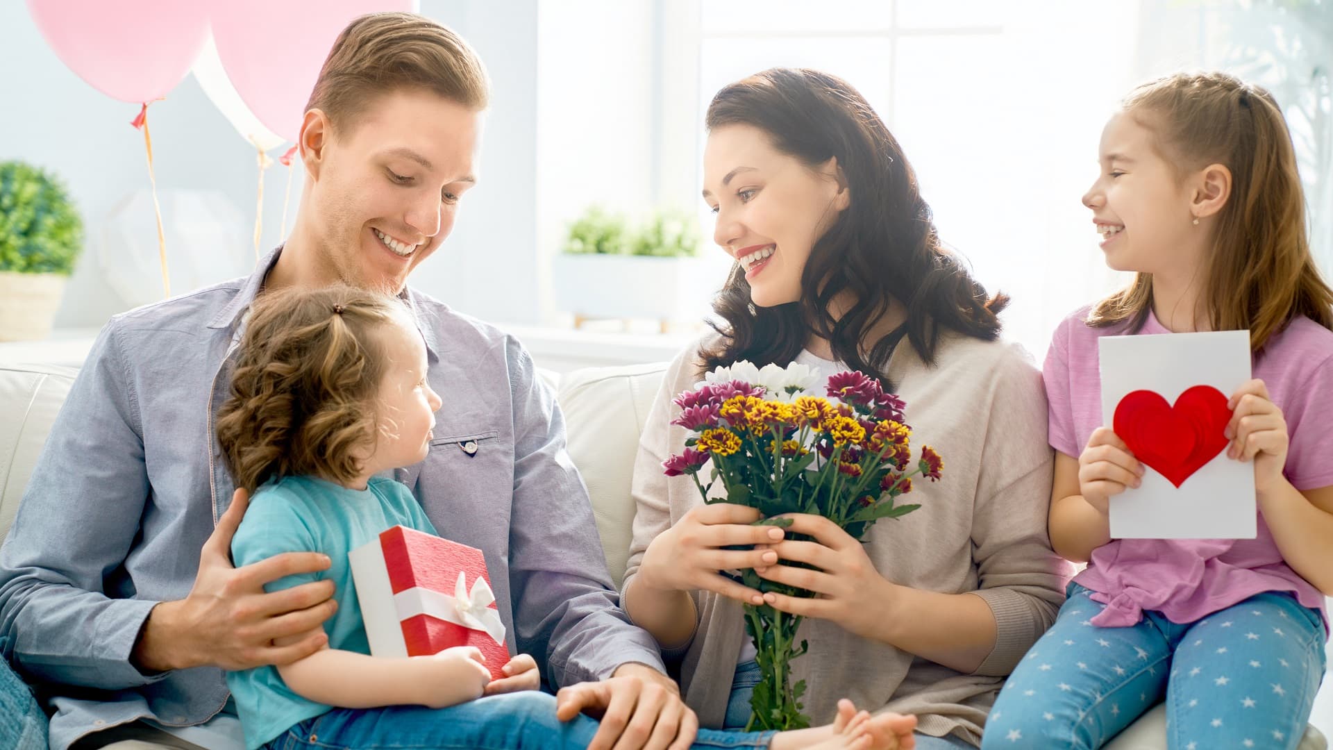 <p data-block-key="sroti">Ihanaa ja rentouttavaa äitienpäivää kaikille. (Kuva: Shutterstock)</p>