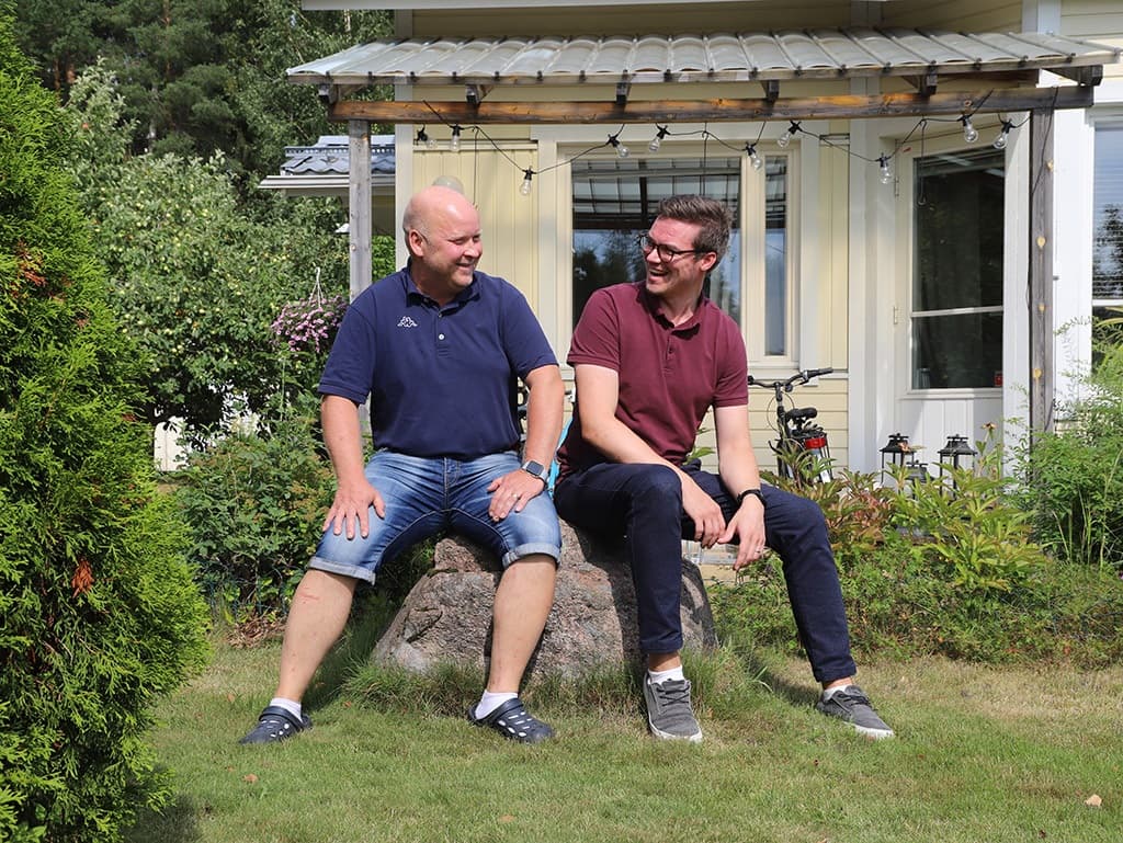 <p data-block-key="hcqu5">Hallituksen jäsen Ari-Pekka Hirvonen ja puheenjohtaja Henri Hyökki ovat tyytyväisiä ilmanvaihtoremonttiin.</p>