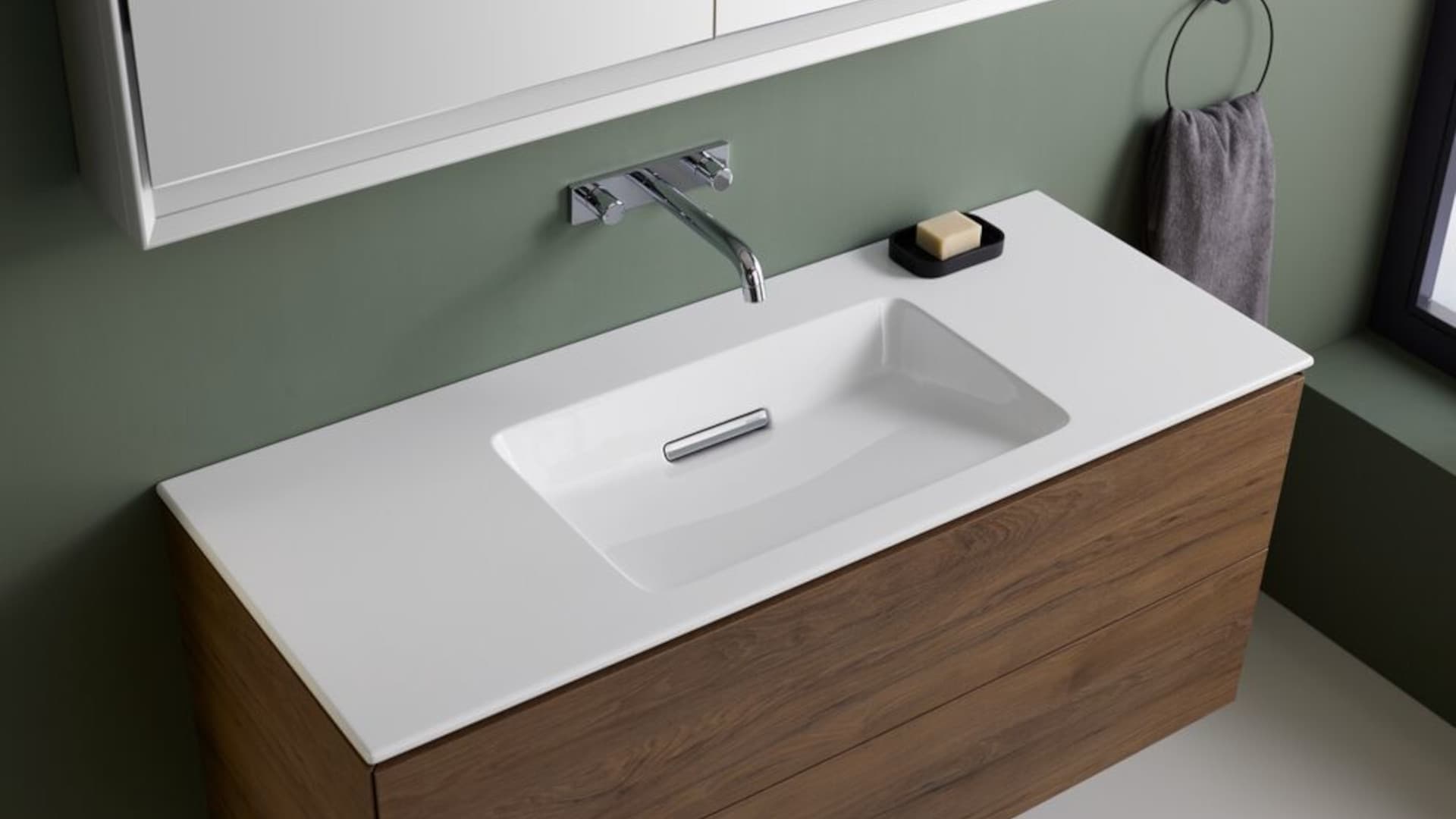 Geberit ONE_nussbaum_1200_wt_slim-rim_3-4-high_2