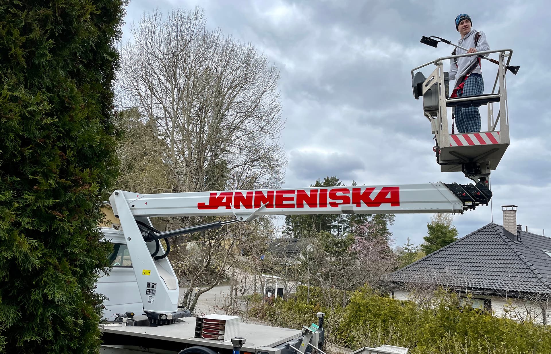 <p data-block-key="wv9i8">Meriläisen perheessä henkilönostin on käytössä myös tulevaisuudessa.</p>