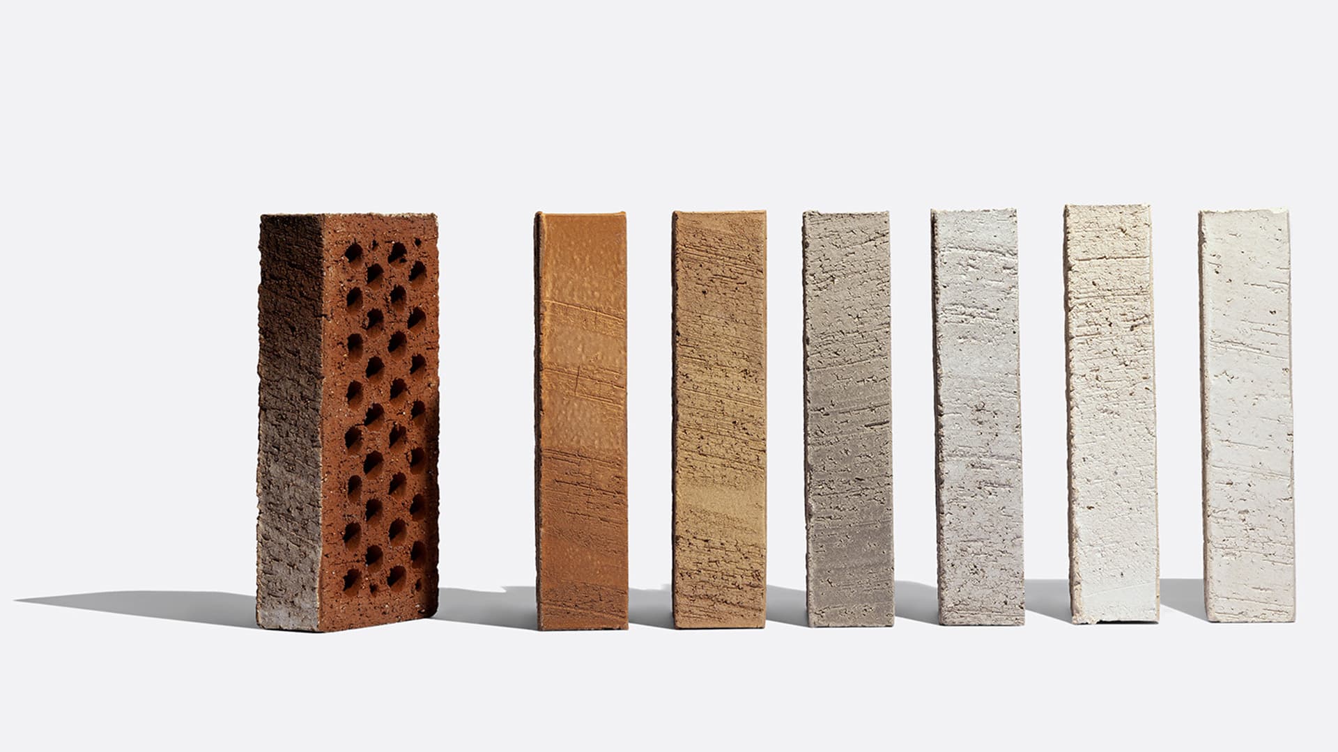 Rouheita ja eläväpintaisia tiiliä julkisivuun