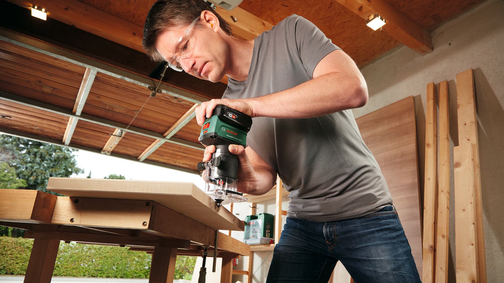 Tällä työkalulla työstät helposti puuta - urat, reunat ja viisteet hoituvat hetkessä