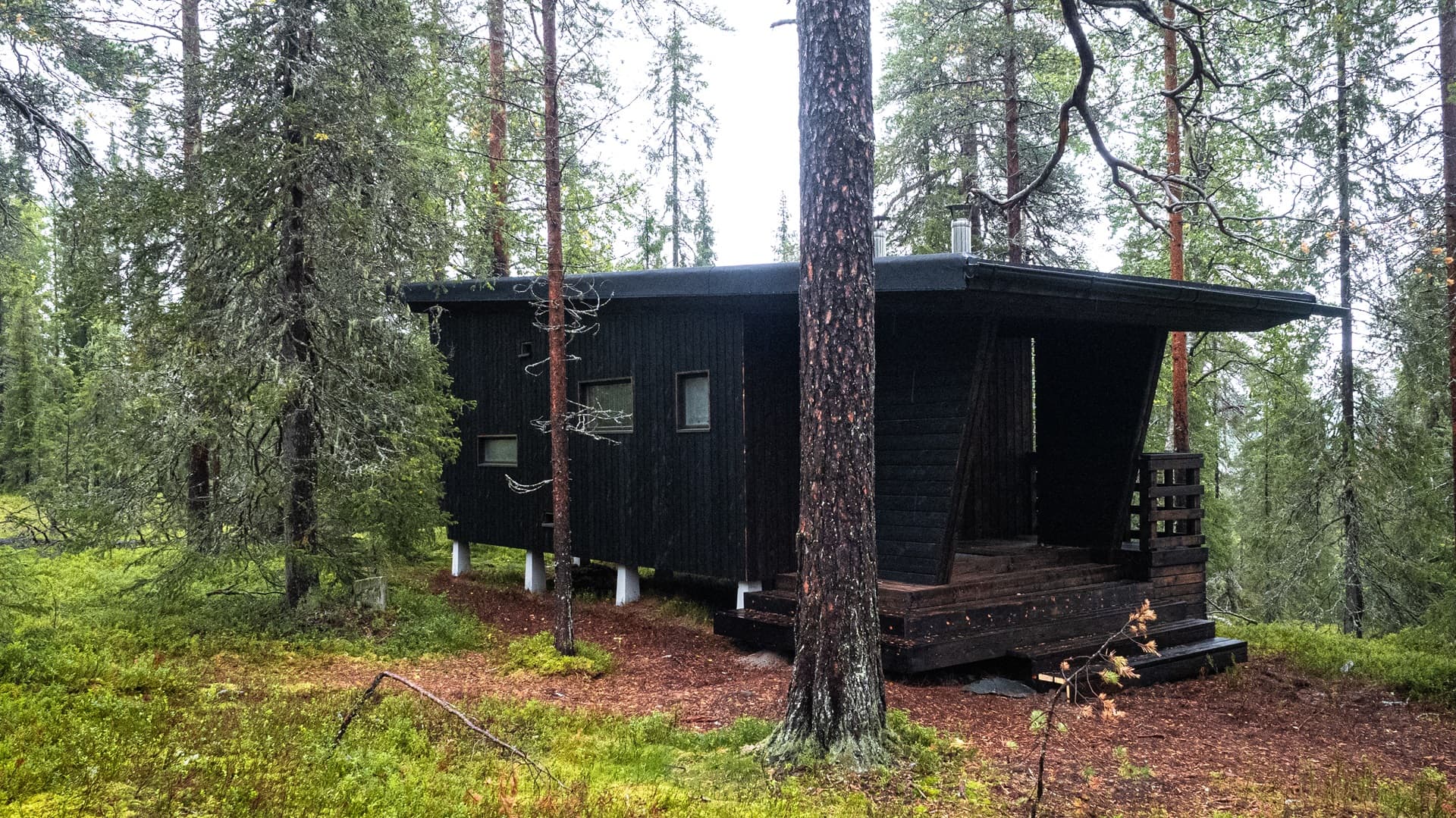 <p data-block-key="9doax">Pääasiassa kaikkia Hiil-malliston tuotteita voi käyttää saunan sisällä, mutta myös saunarakennuksen ulkoverhouksessa, mikäli sauna sijoittuu esimerkiksi mökille.</p>