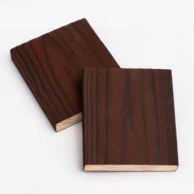 <p data-block-key="vrsh7">Ruska. Käsittely: Hiilletty, pesty, harjattu, öljytty, sävytetty punainen. Materiaali: Mänty / Kiertopuu®</p>