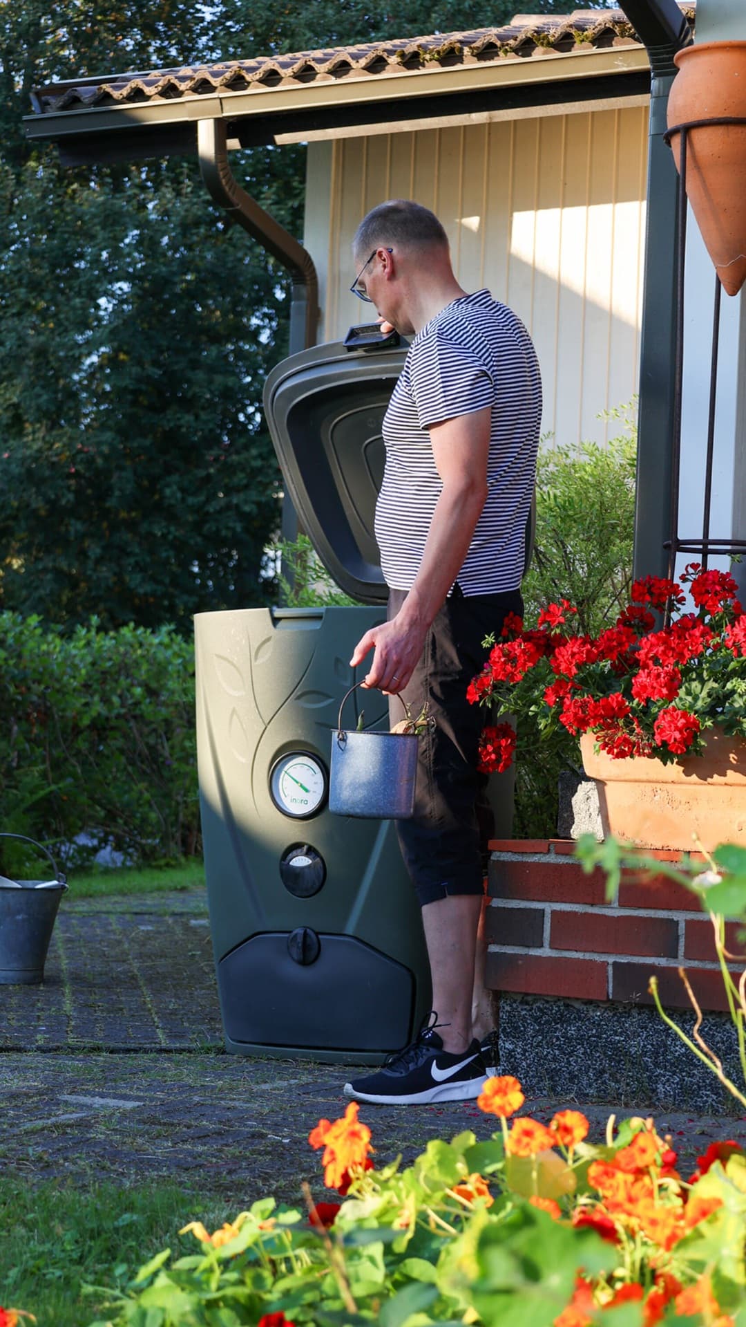 <p data-block-key="fb11z">Inora 250:n rinnalla käytettävä jälkikompostori viimeistelee kompostointiprosessin rauhallisesti ja siististi.</p>