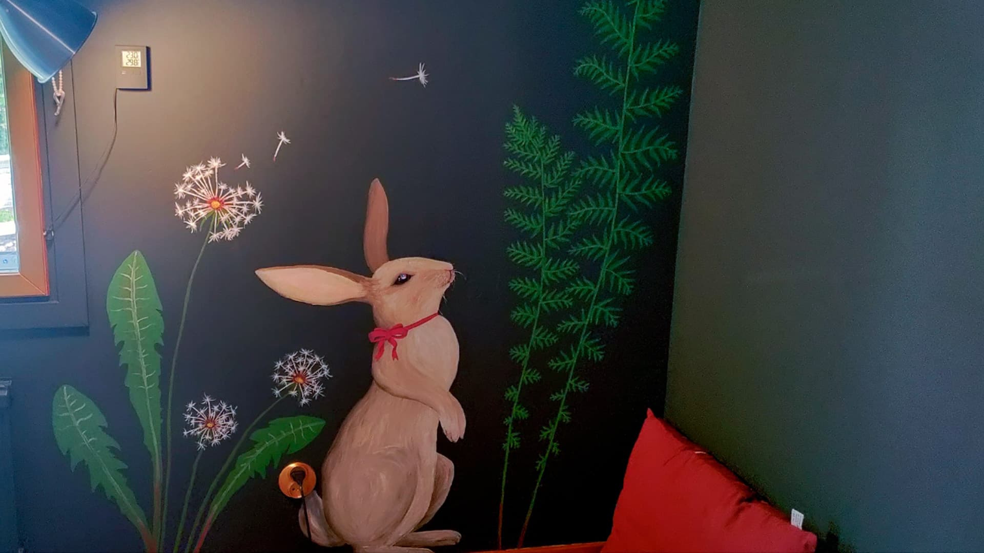 Mintun ja Jessen ihmemaa yllättää rohkeilla väreillä ja sisustuksella