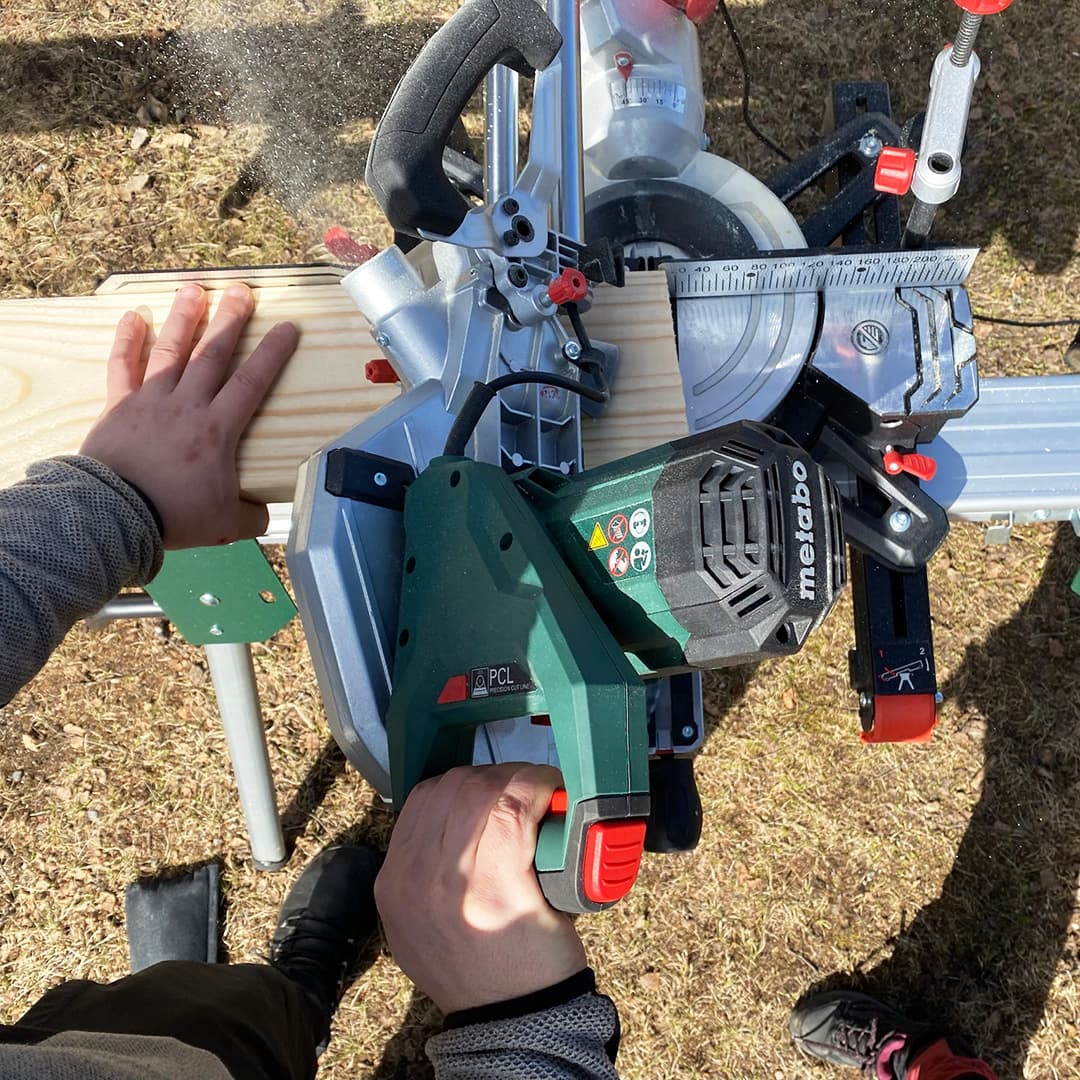 <p data-block-key="ioryt">Sahan Precision Cut Line (PCL), ledillä luotu leikkauslinja toimii moitteettomasti ulkona aurinkoisessa säässä.</p>