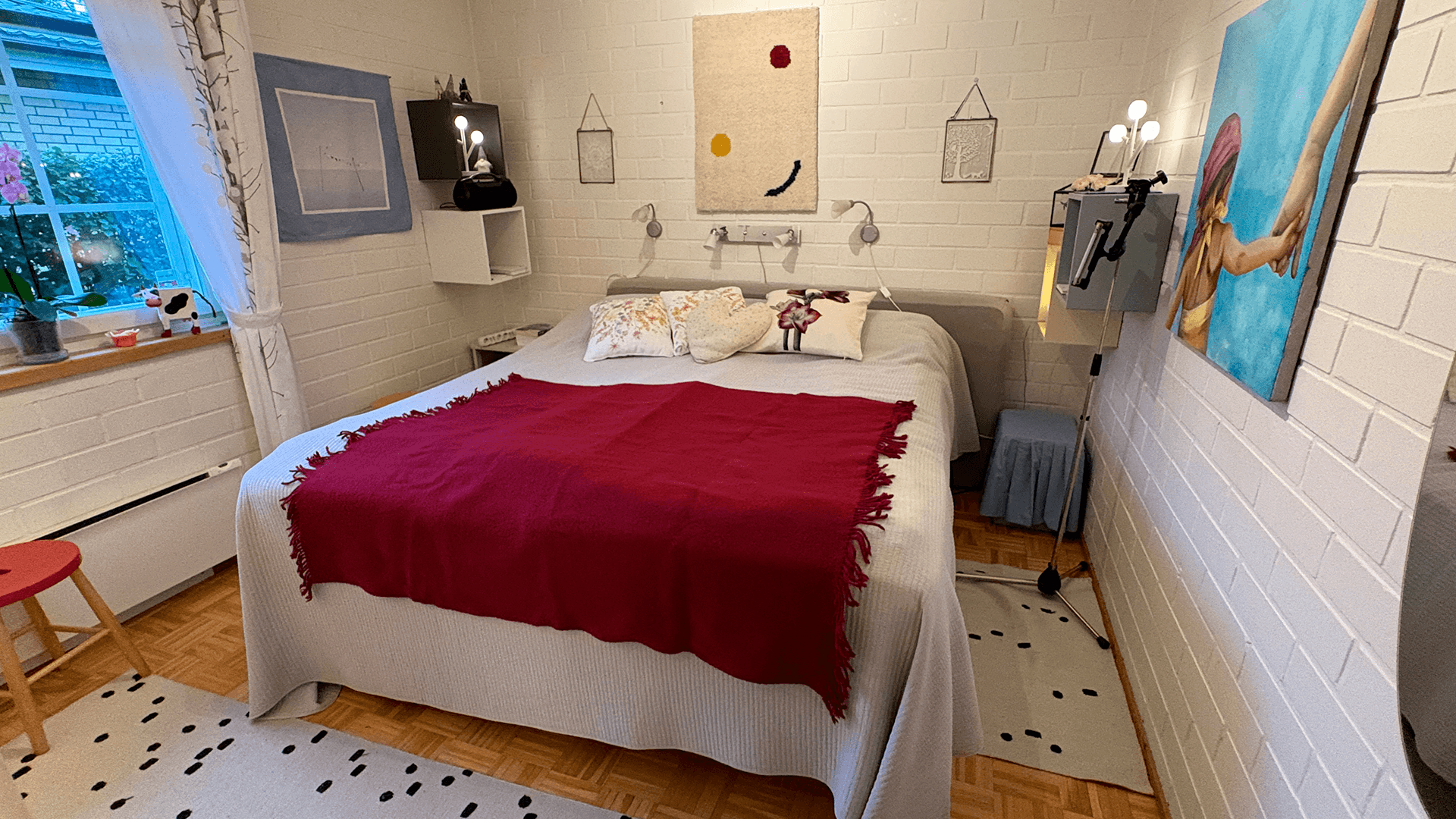 Makuuhuone, jossa rentoutuminen on etusijalla