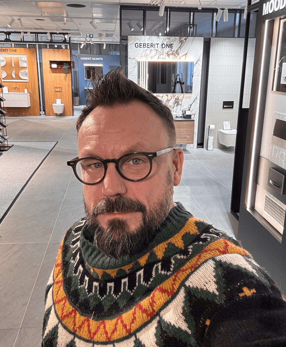 <p data-block-key="8ru6d">Riku Rantala Geberitin Vantaan showroomilla, jossa wc-tilojen ratkaisut hahmottuivat selkeämmin rakenteilla olevan laajennusosan suunnittelua varten. (Kuva Riku Rantala)</p>