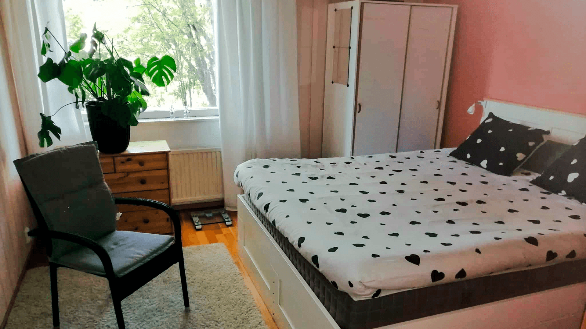 Makuuhuoneen kattoon löytyi ratkaisu kirpputorilta