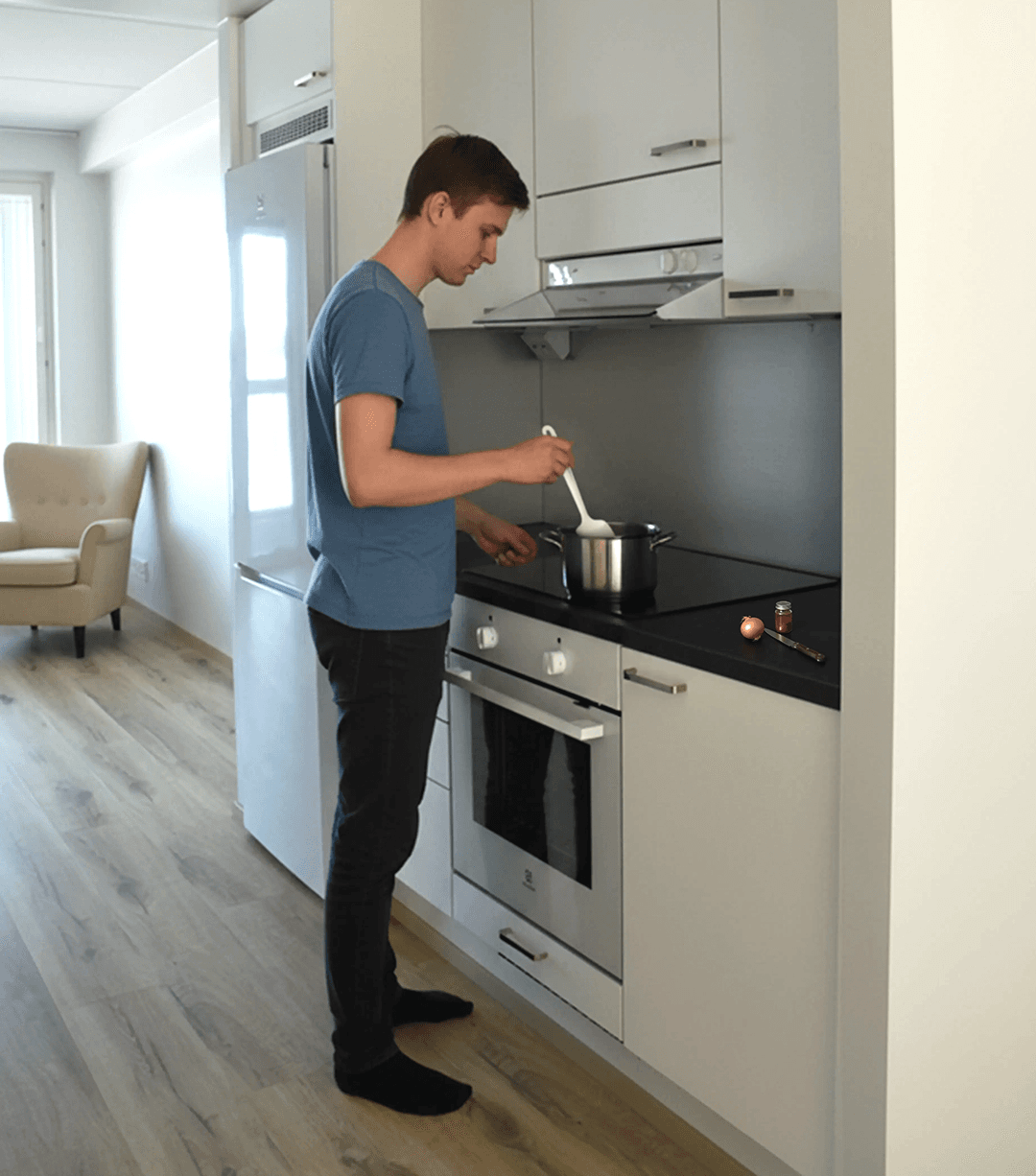 <p data-block-key="sbjor">Vallox X-Line kupu on tehokas kärynpoistaja. Siinä on kiinteä lasi ja tehokas valaisin.</p>