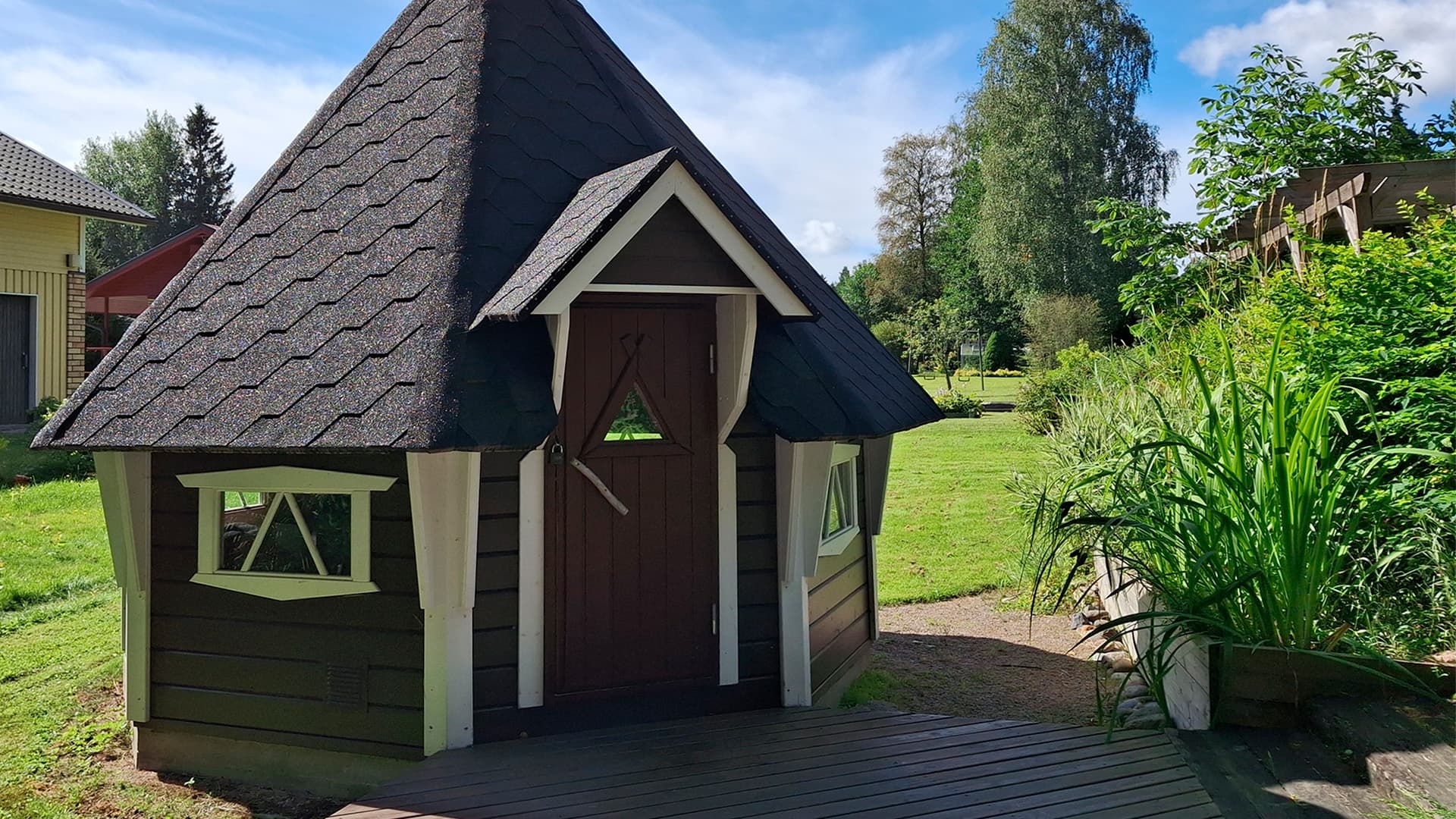 Oikeaoppinen piha-aitan maalaus – erityisohjeet hirsirakenteelle