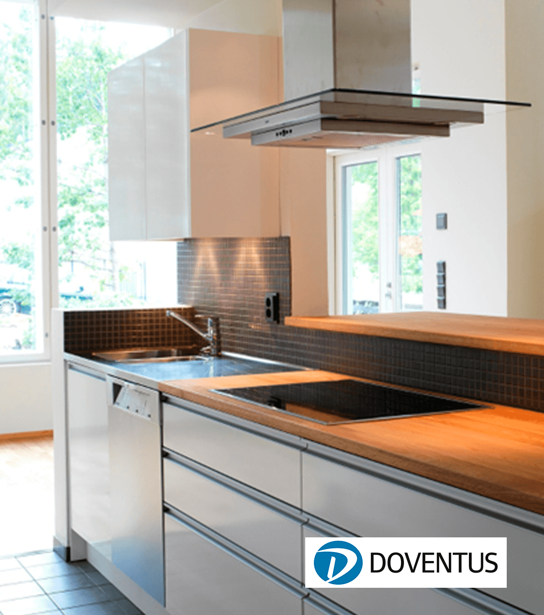 <p data-block-key="fmzy8">Doventuksen sisustusarkkitehti laati myös keittiökaluste- ja valaistussuunnitelmat. Rakennuttaja kilpailutti keittiötoimitukset yhteistyössä rakennuttajakonsultin kanssa.</p>