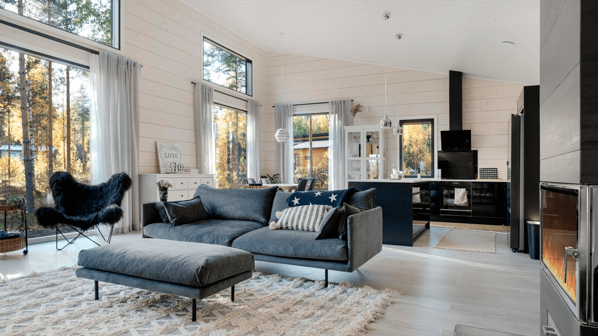 <p data-block-key="kkgcj">Käy kurkistamassa tämän hirsitalon sisälle!</p>