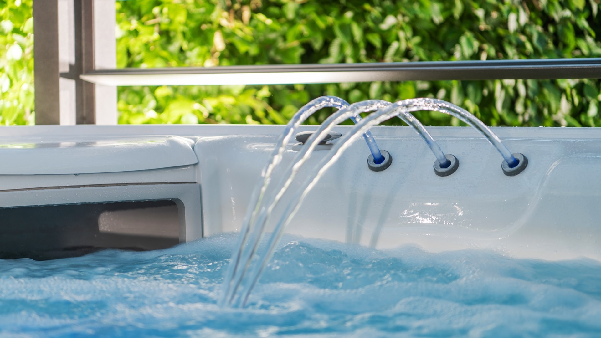hot-tub-jacuzzi-fountain-and-skimmer-close-up