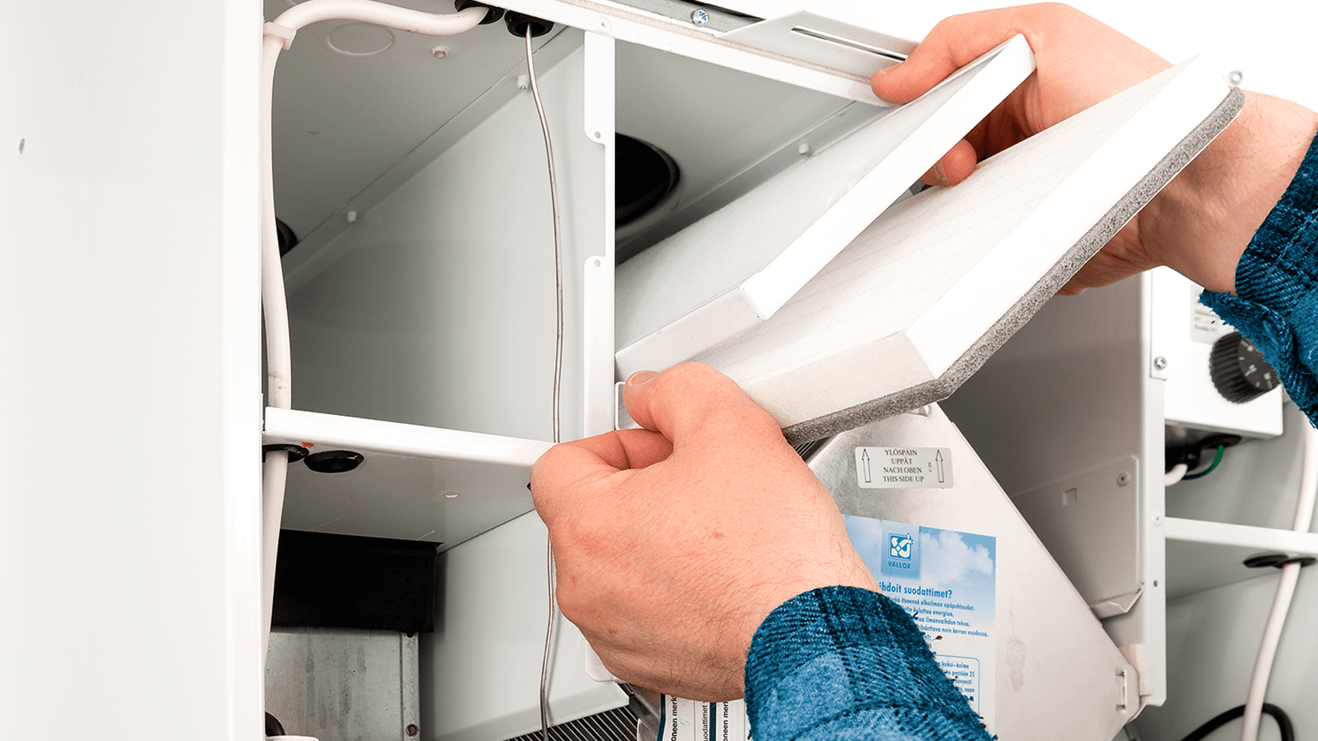 ilmanvaihtokoneen suodatinten vaihtaminen