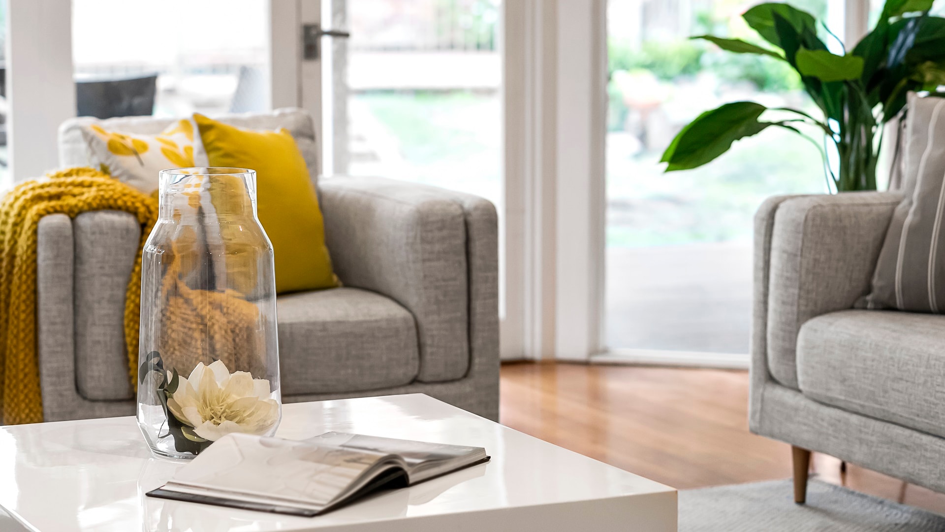 livingroom-setting-2024-09-19-03-06-49-utc