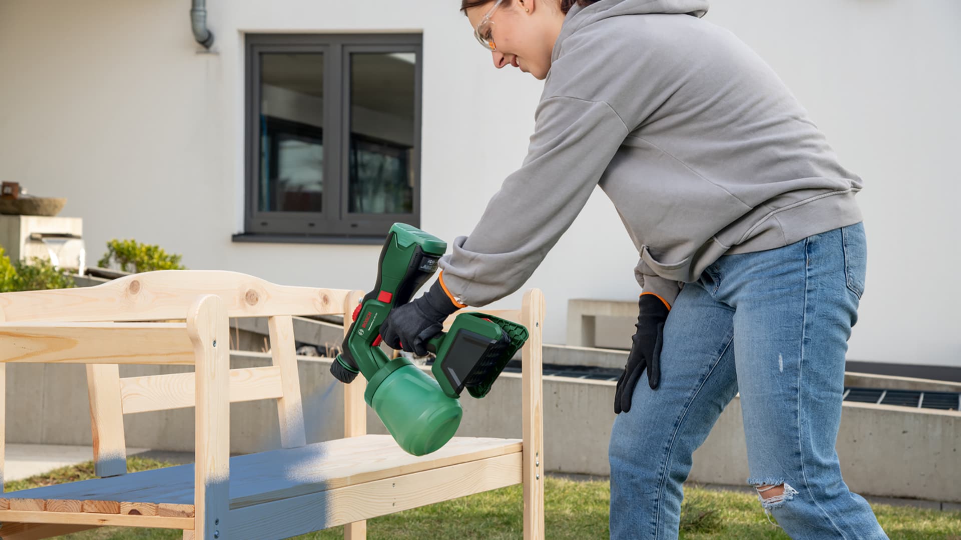 <p data-block-key="jztxe">Boschin maaliruiskulla voi maalata myös ala- ja yläviistosta, mikä mahdollistaa pääsyn ahtaisiinkin paikkoihin.</p>